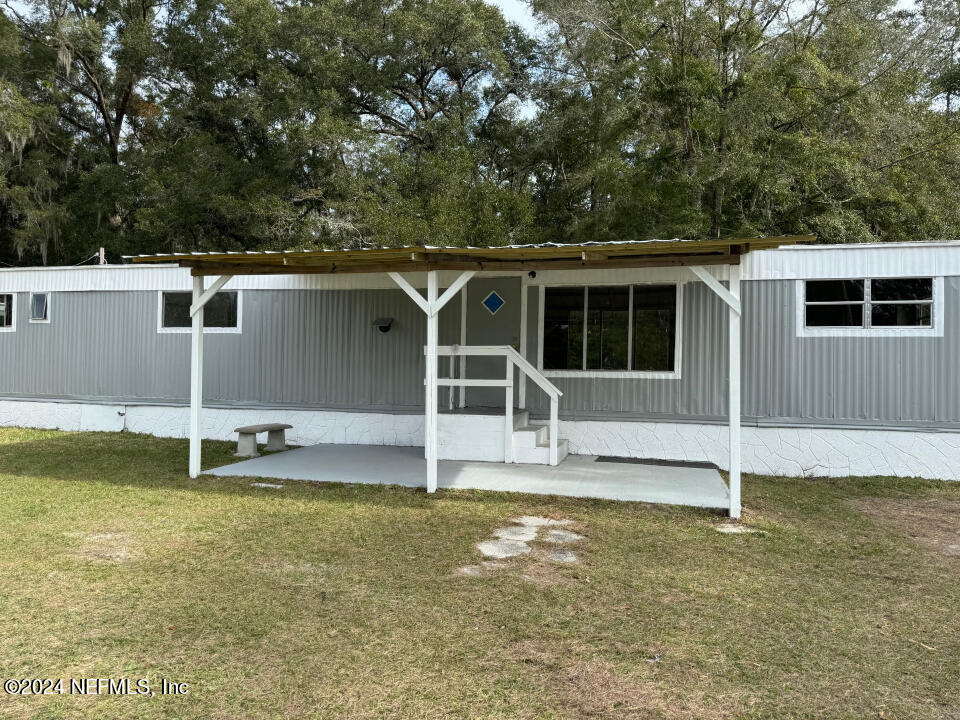 Palatka, FL home for sale located at 116 PARK Circle, Palatka, FL 32177