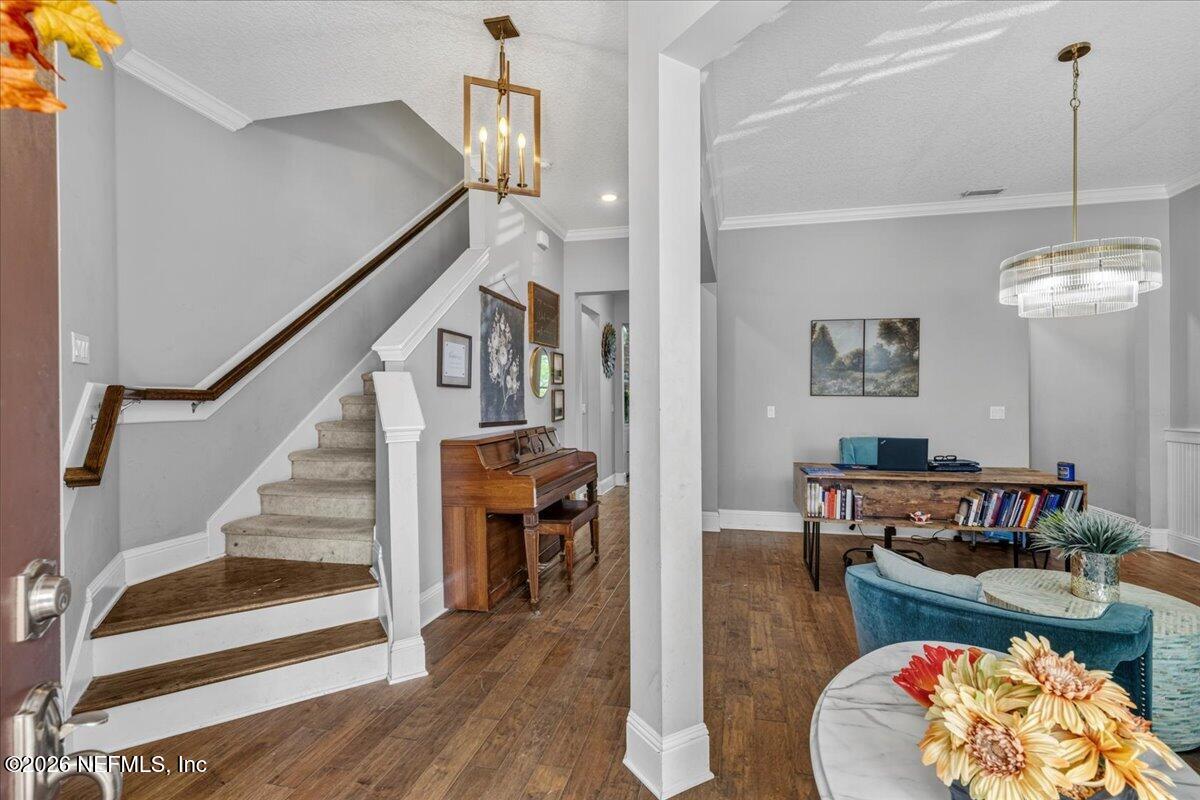 253 BRONSON Parkway