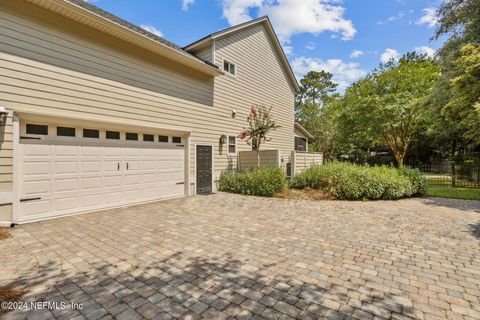 A home in Yulee