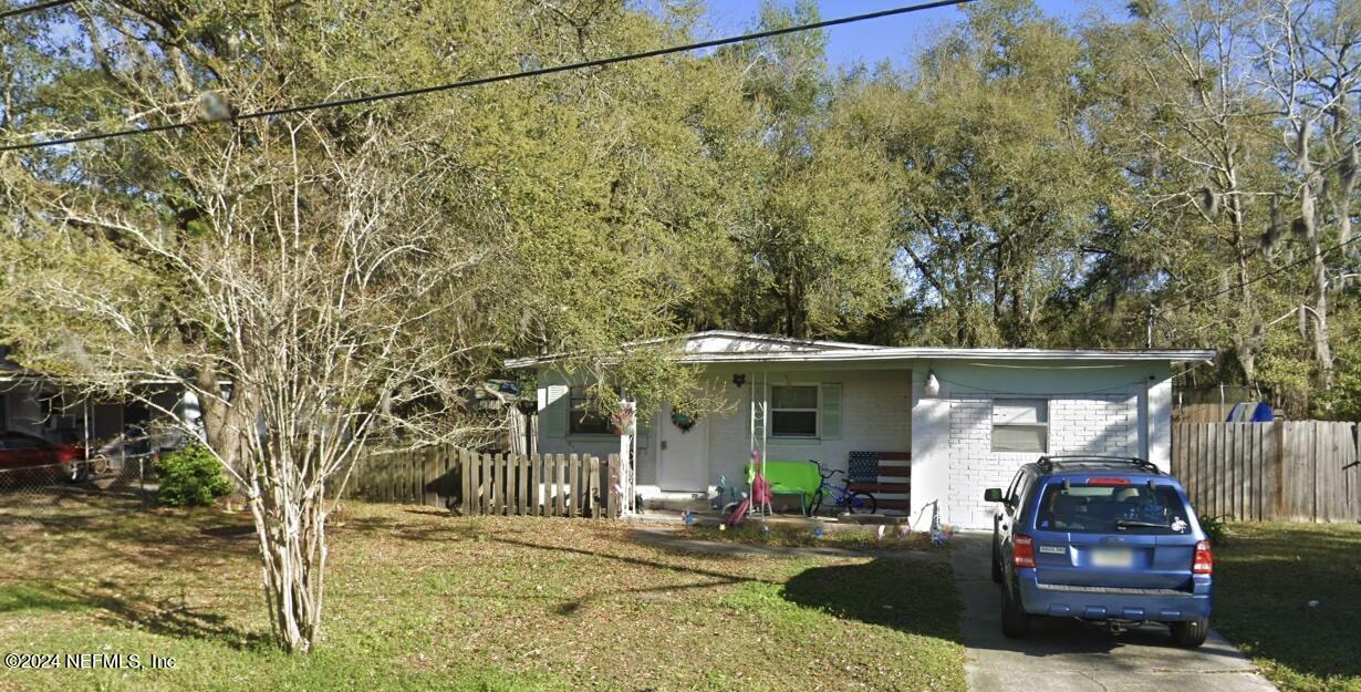 Orange Park, FL home for sale located at 845 FLOYD Circle, Orange Park, FL 32073