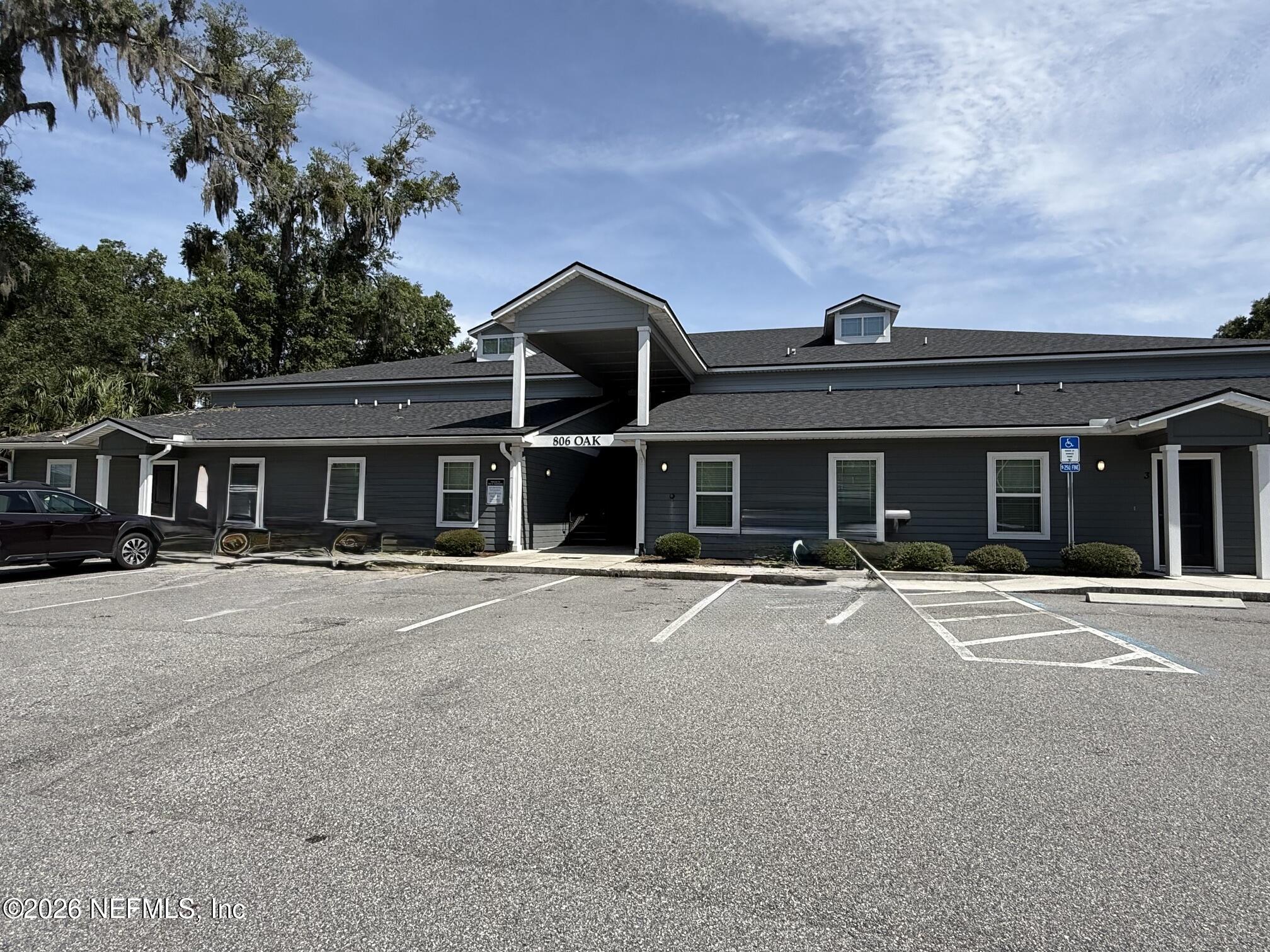 Photo 1 of 14 — 806 OAK Street 14, Green Cove Springs, FL 32043