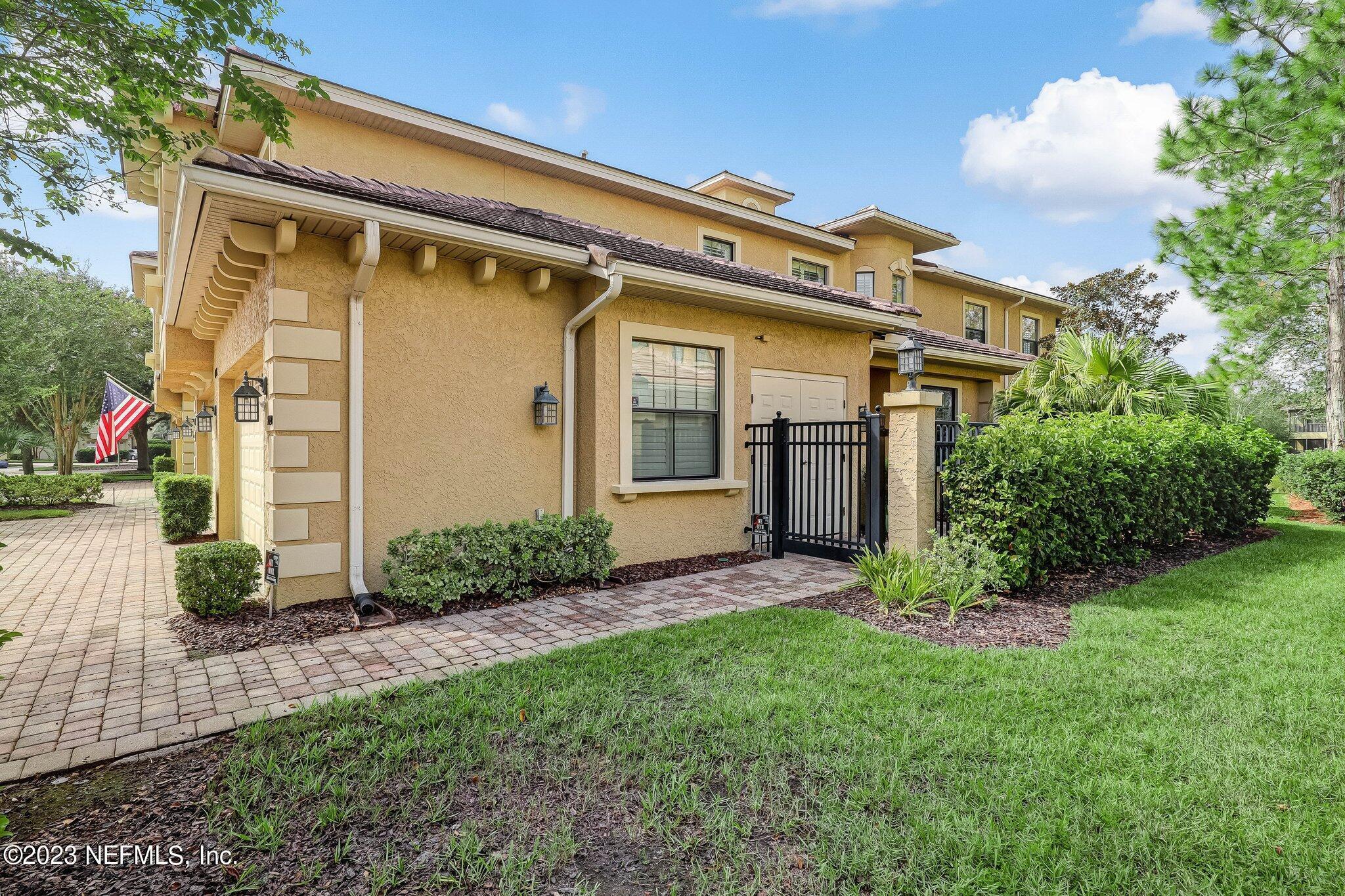 175 LATERRA LINKS Circle #202