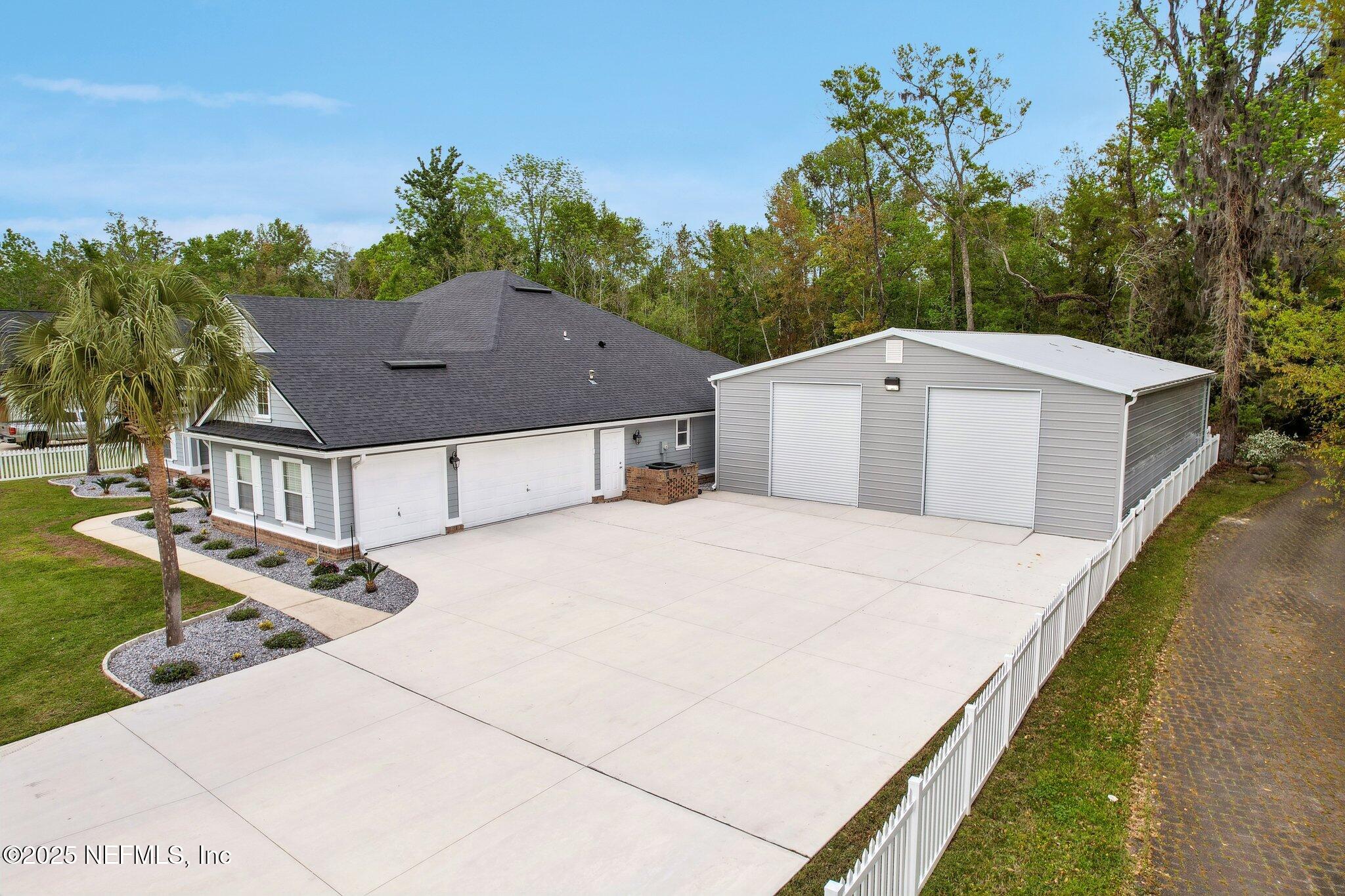 3325 CREIGHTON Lane