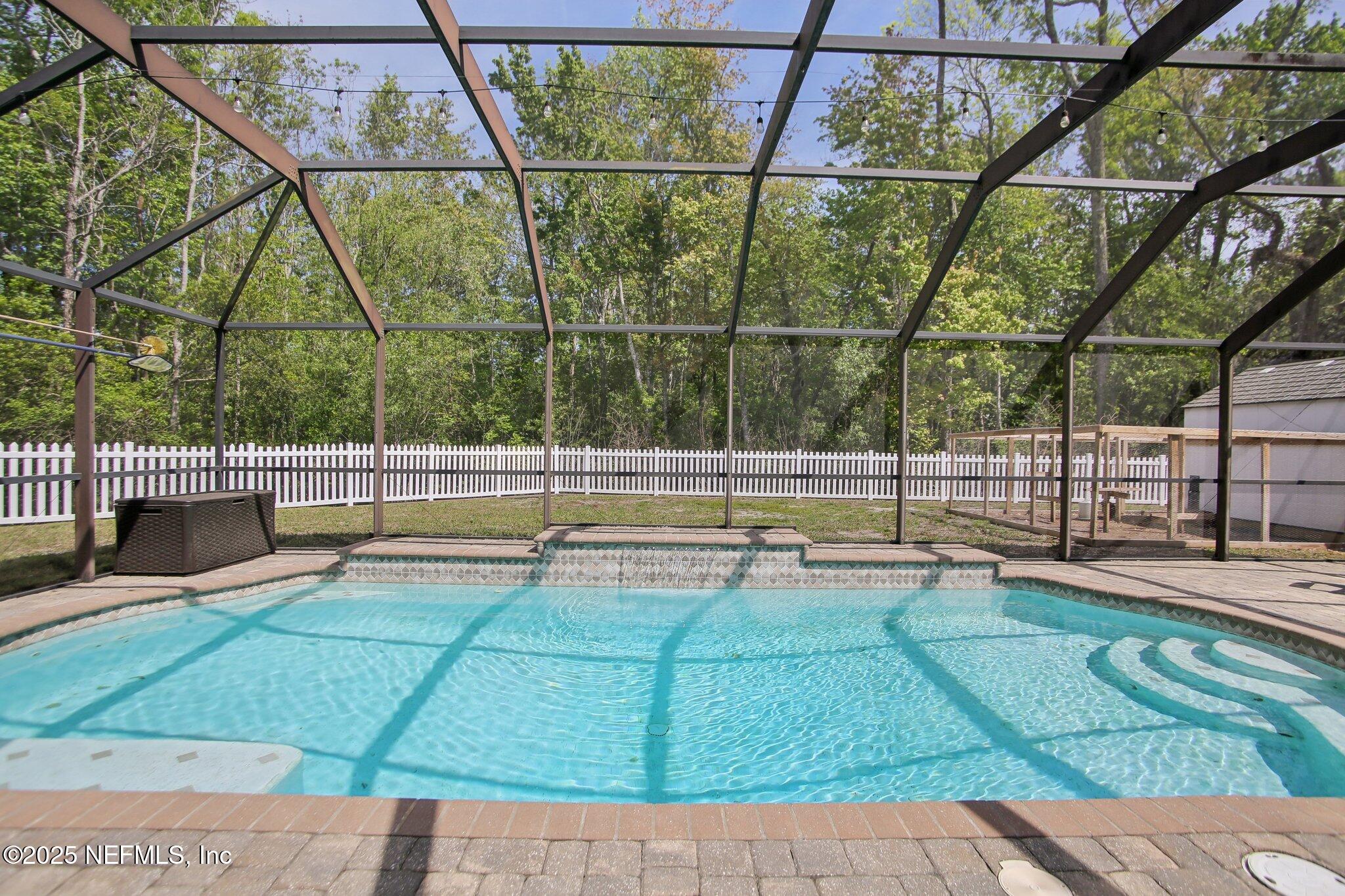 3325 CREIGHTON Lane