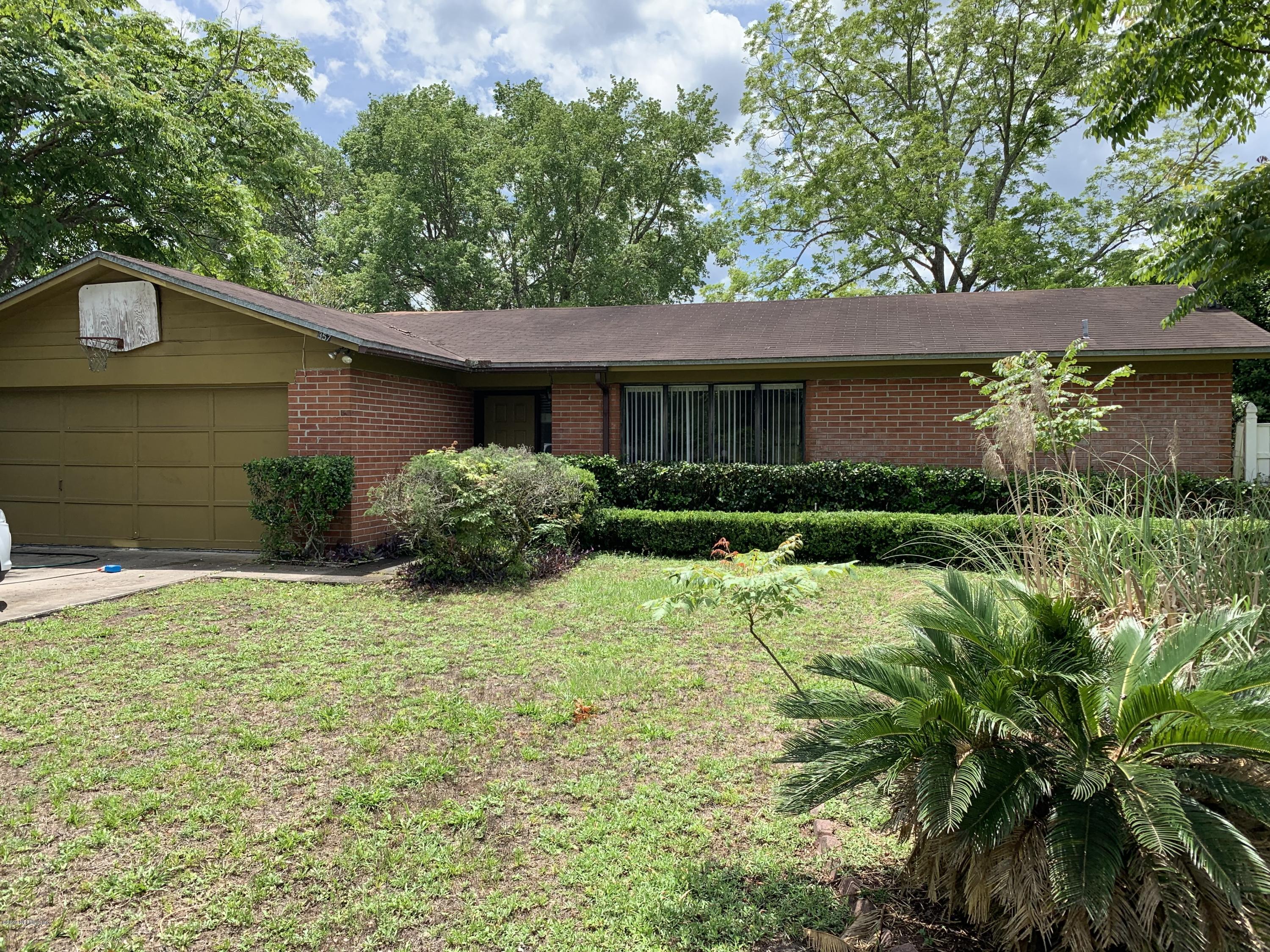 Photo 1 of 18 — 357 TANGLEWOOD Boulevard, Orange Park, FL 32065