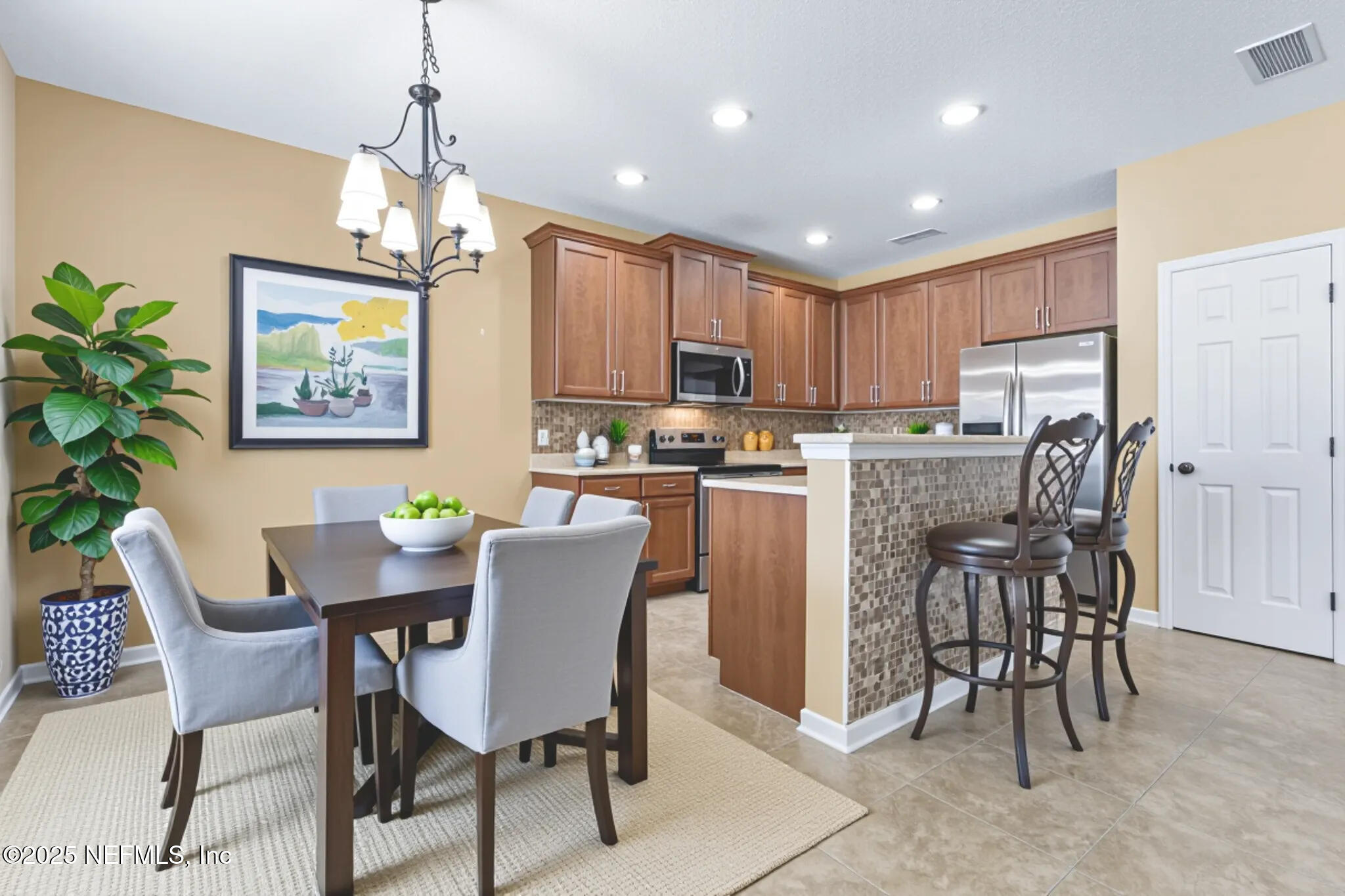 2500 W CAPARINA Drive