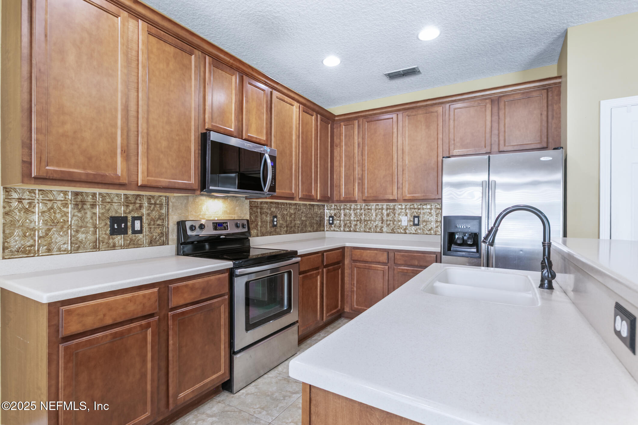 2500 W CAPARINA Drive