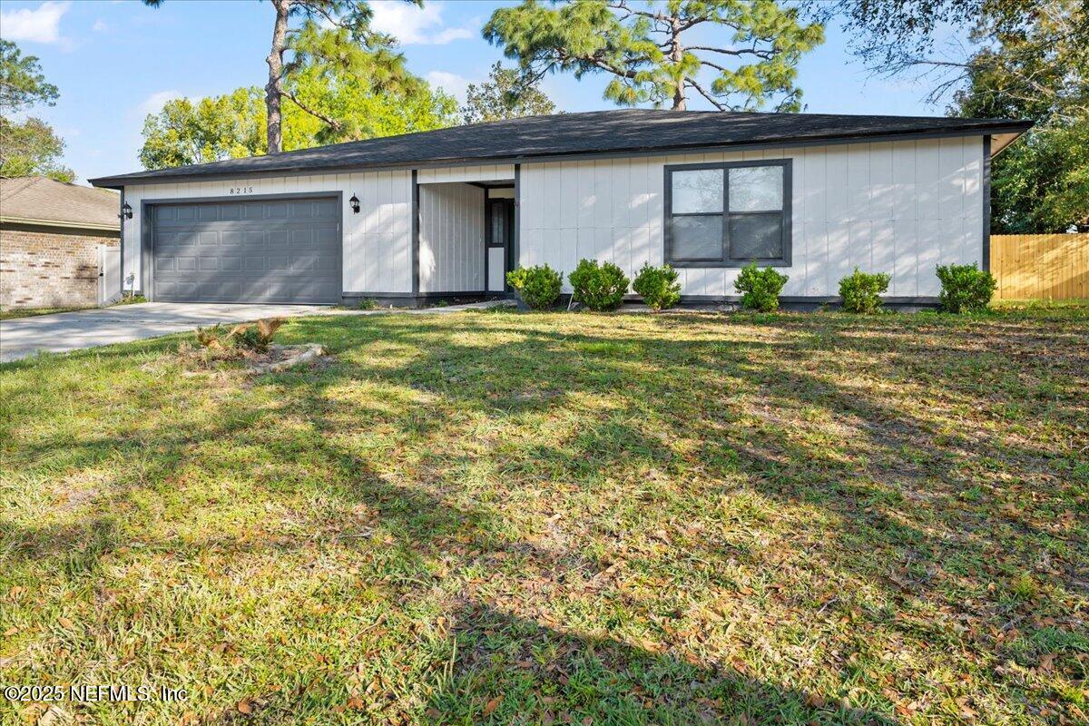 8215 SAILMAKER Lane