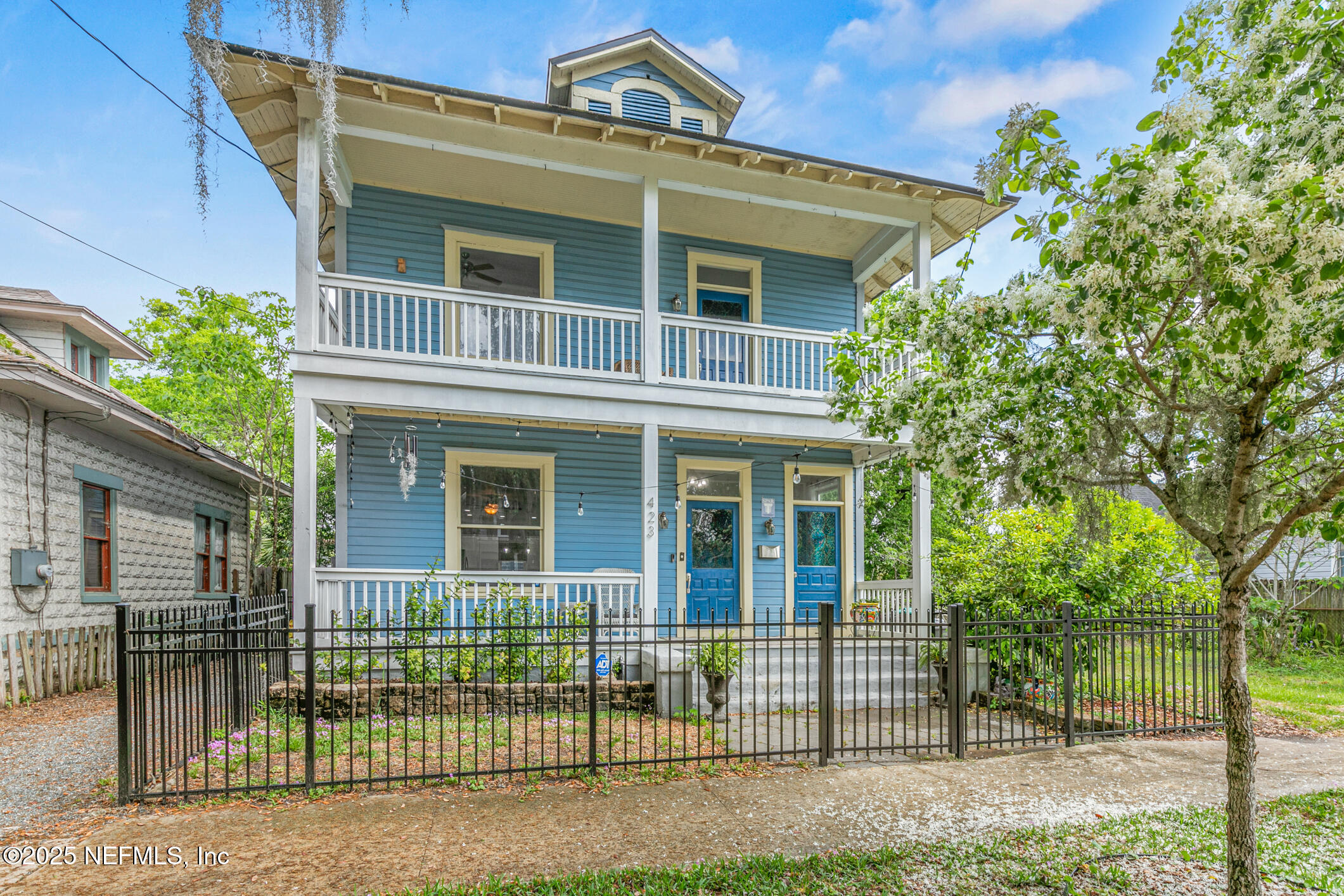 423 WALNUT Court