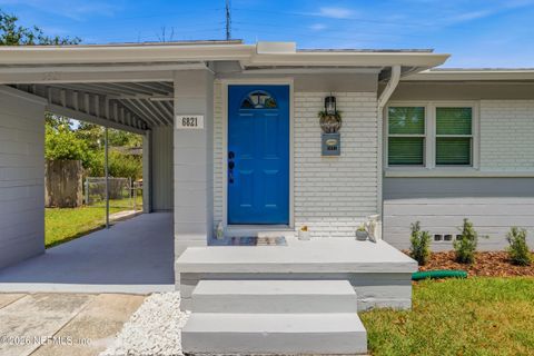 Photo of 6821 SANS SOUCI Road, Jacksonville, FL 32216 (MLS # 2141899)