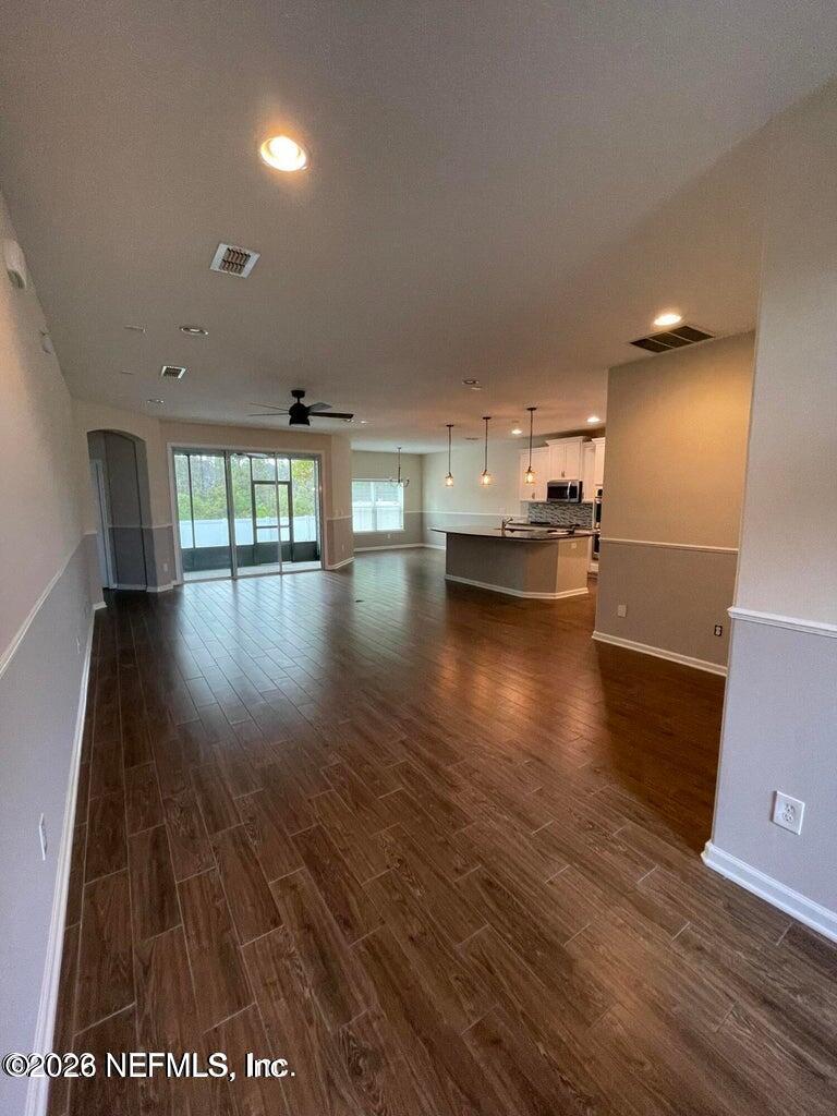 81051 LEESIDE Court