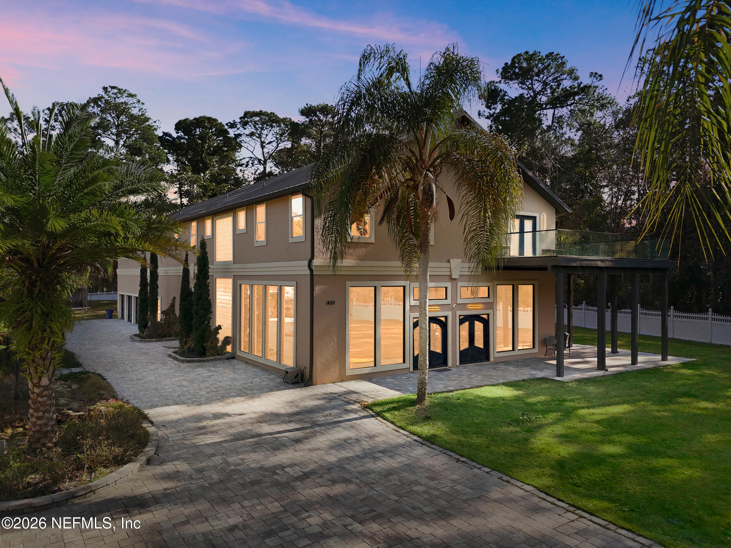 1450 WENTWORTH Avenue