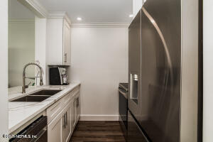 221 13TH Avenue N 104B