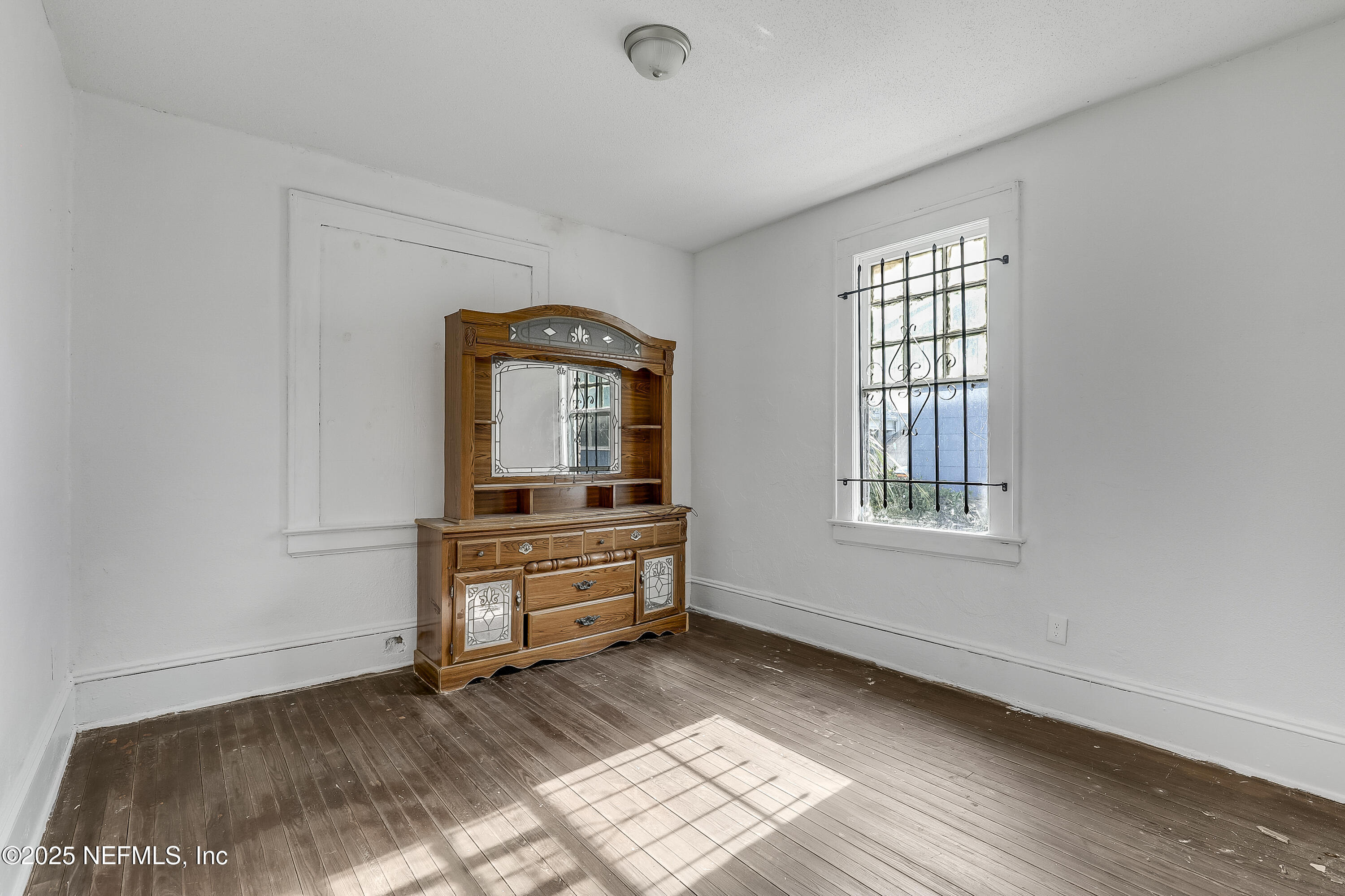 230 E 19TH Street