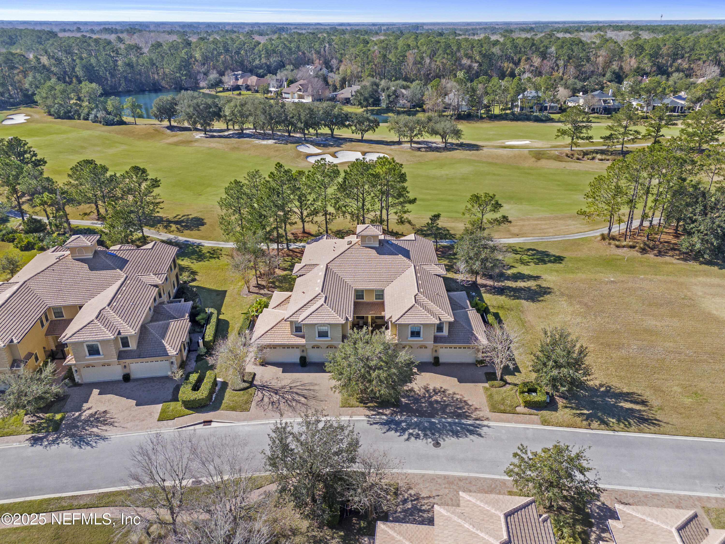 112 LATERRA LINKS Circle 201