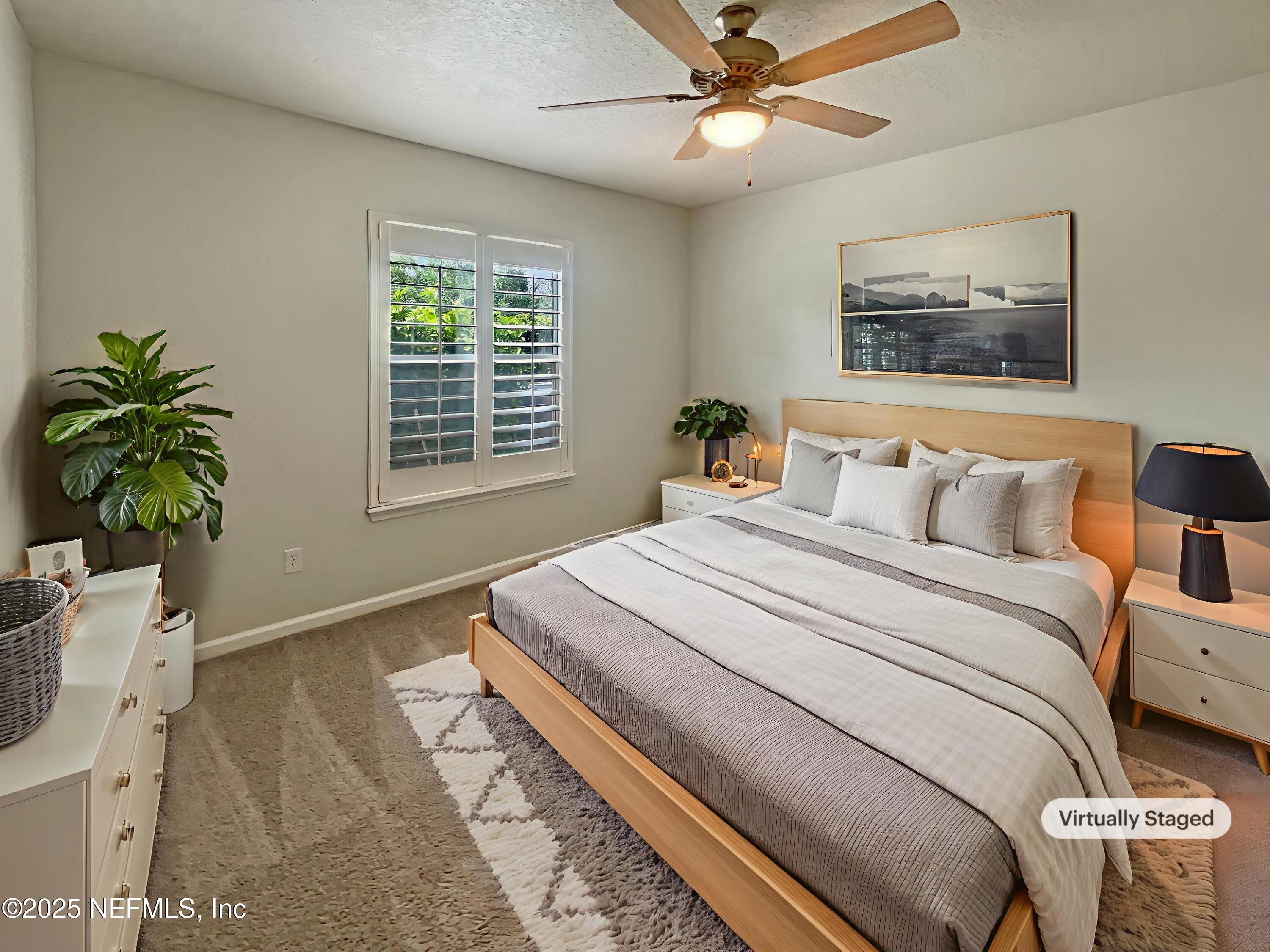 680 LADY LAKE Road W
