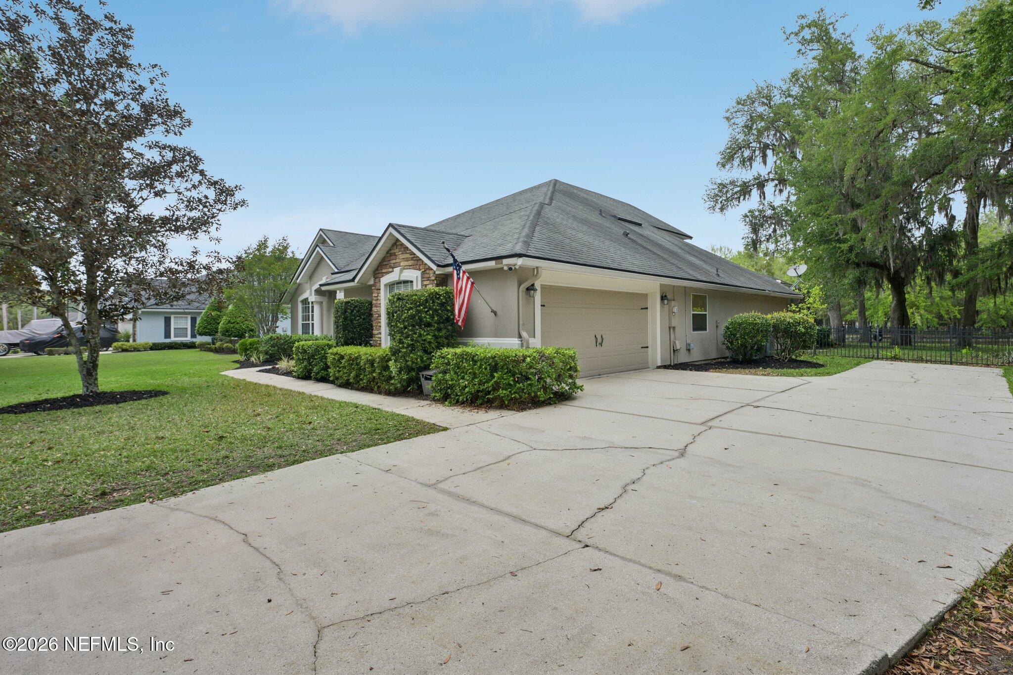 112 OAKWOOD PLANTATION Drive