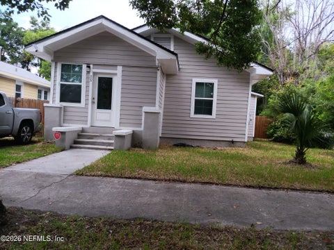 Photo of 325 W 17TH Street, Jacksonville, FL 32206 (MLS # 2152350)