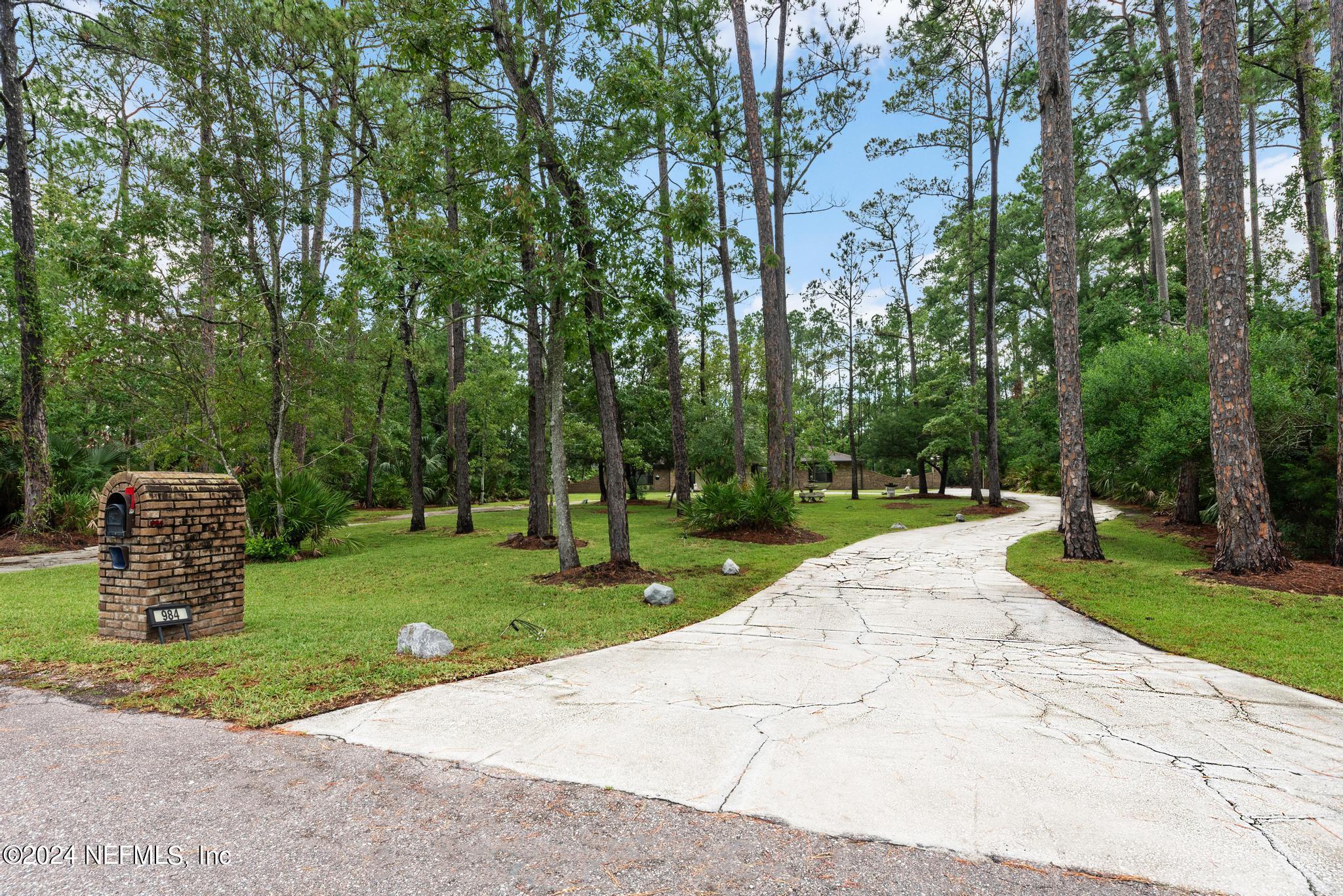 984 EAGLE BEND Court