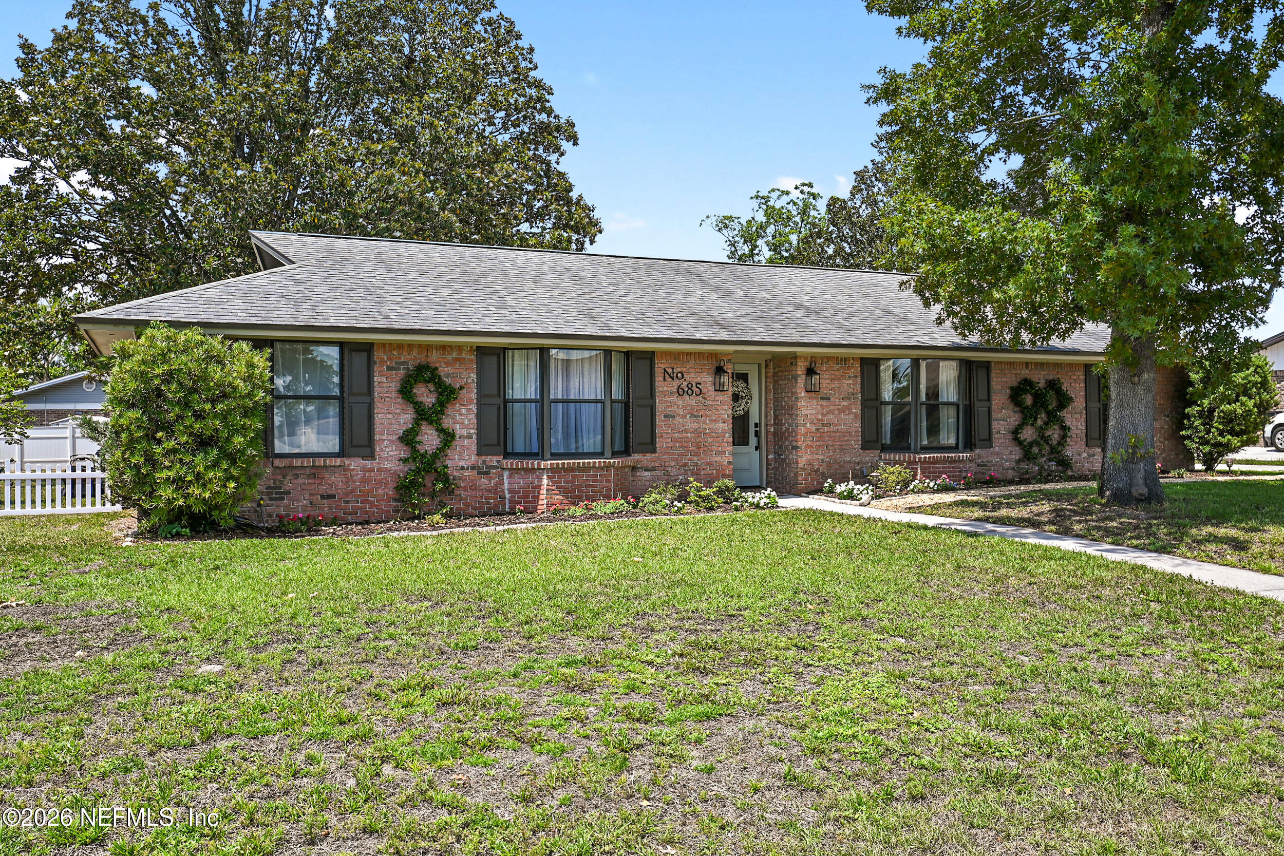 685 TROPICAL Parkway