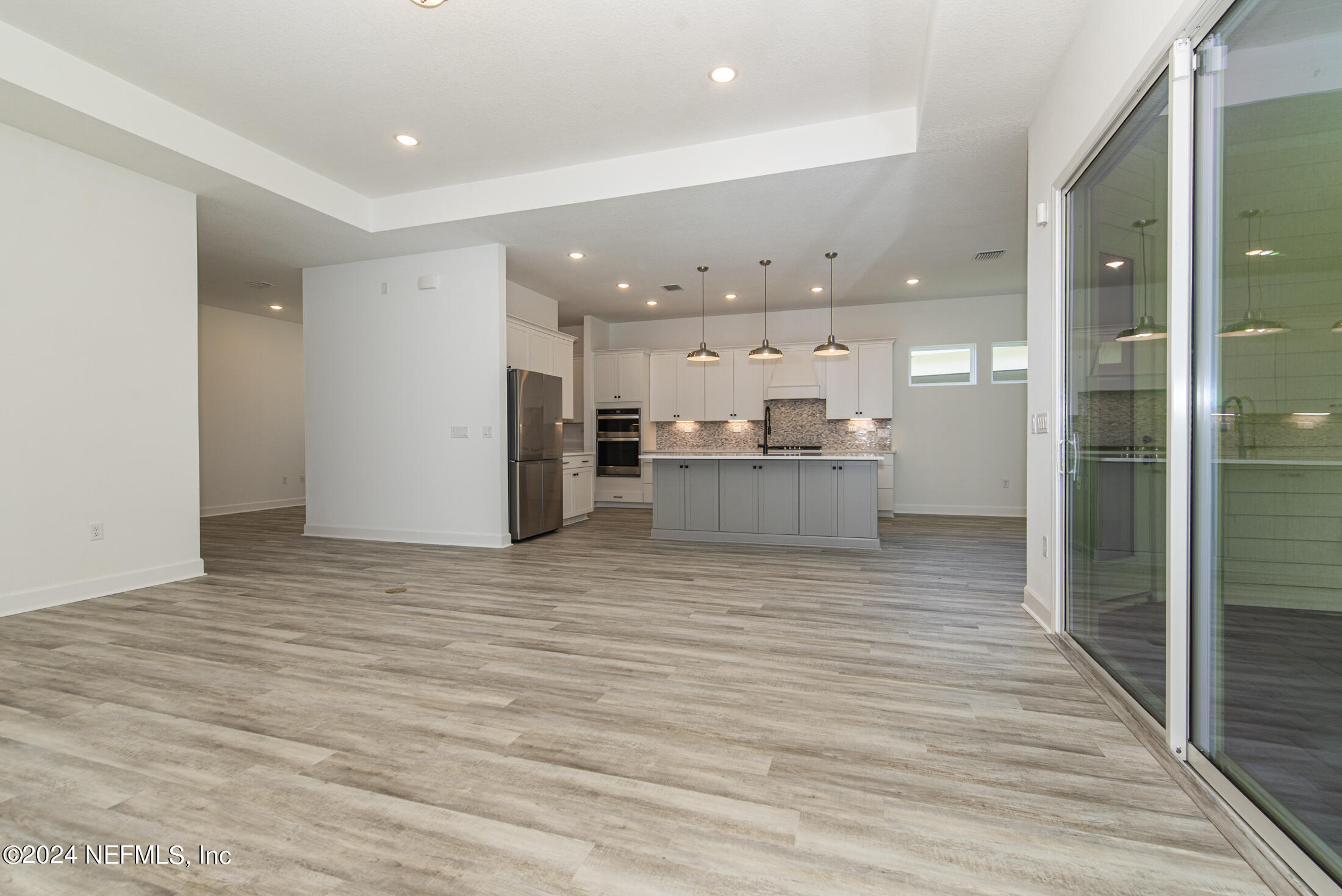 380 AMBERWOOD Drive