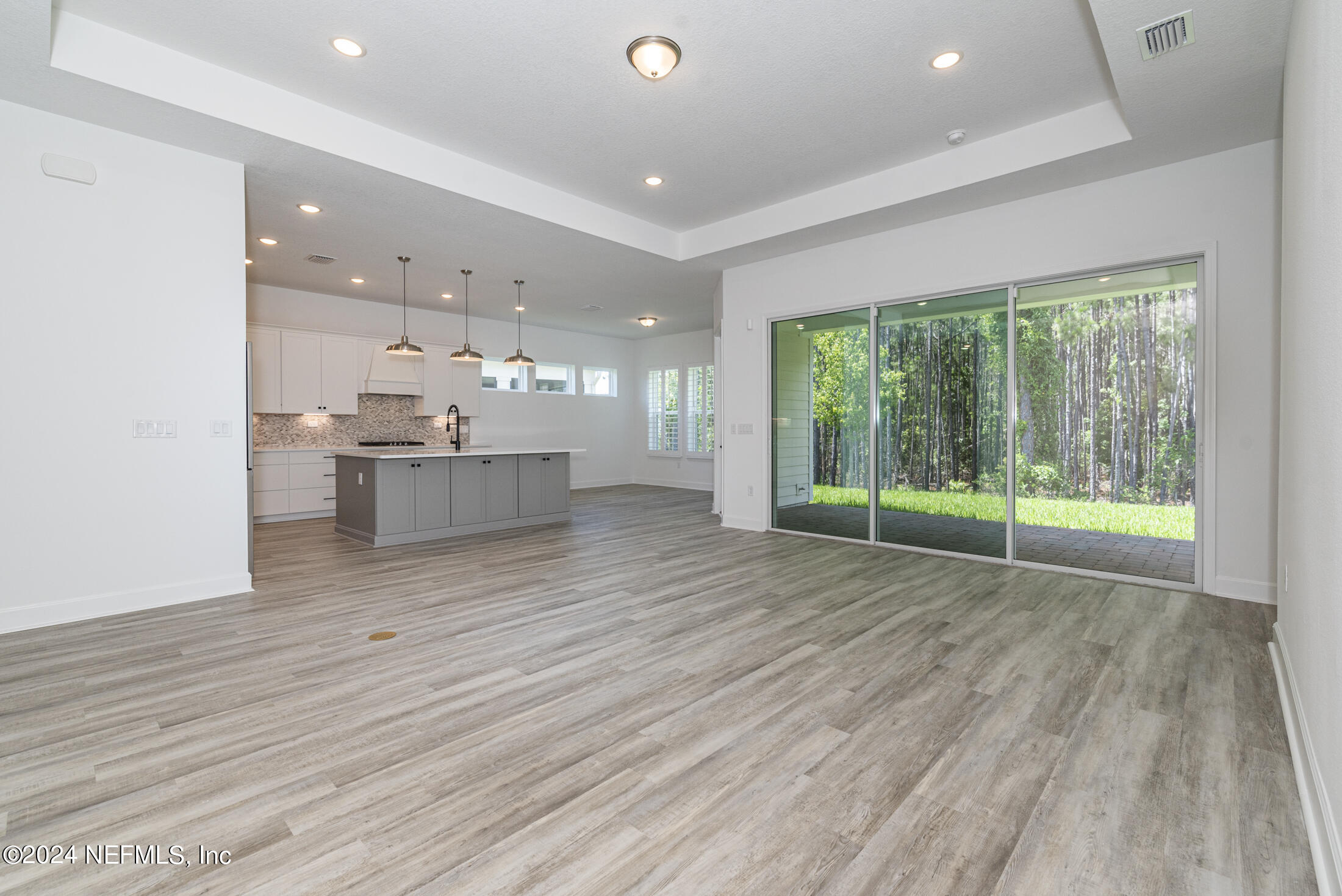 380 AMBERWOOD Drive