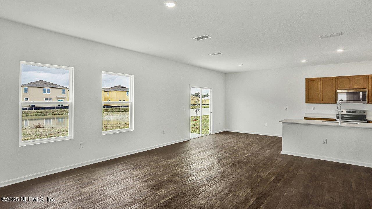 12848 RUBBER FIG Terrace