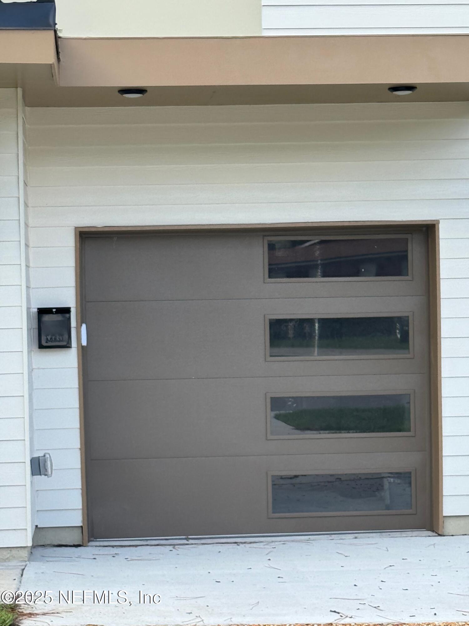 6620 GILLISLEE Drive W