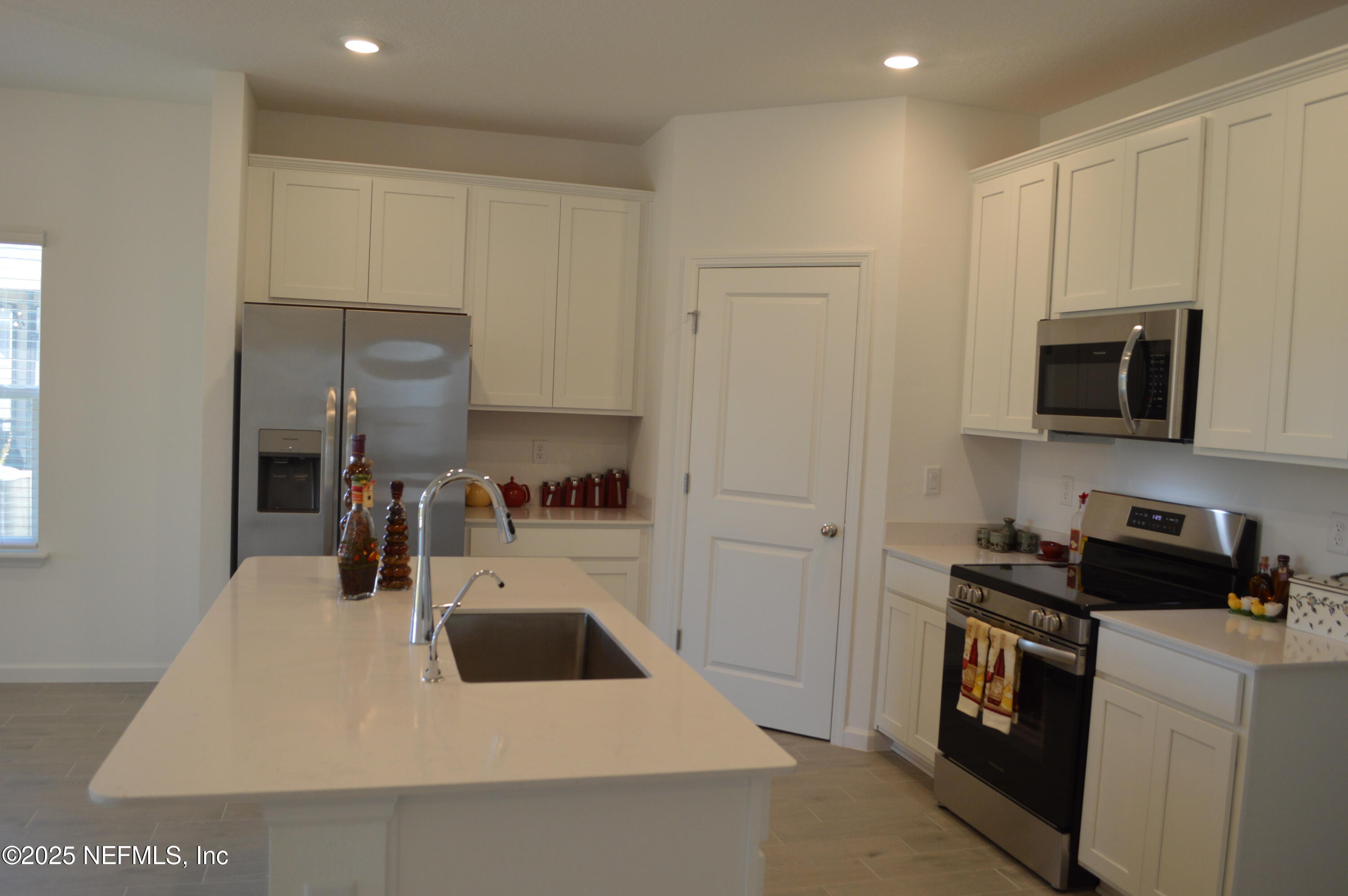 15537 THOMAS CREEK Way