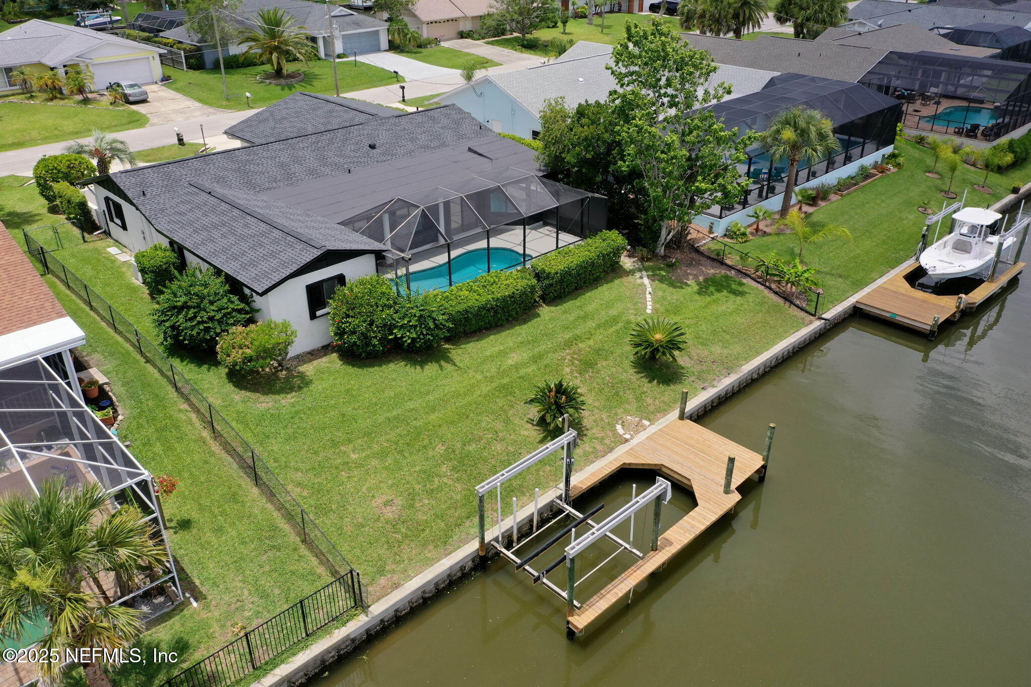 13 CLARENDON Court S