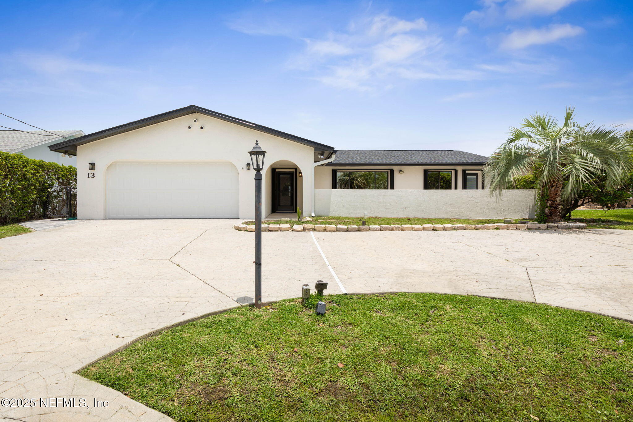 13 CLARENDON Court S