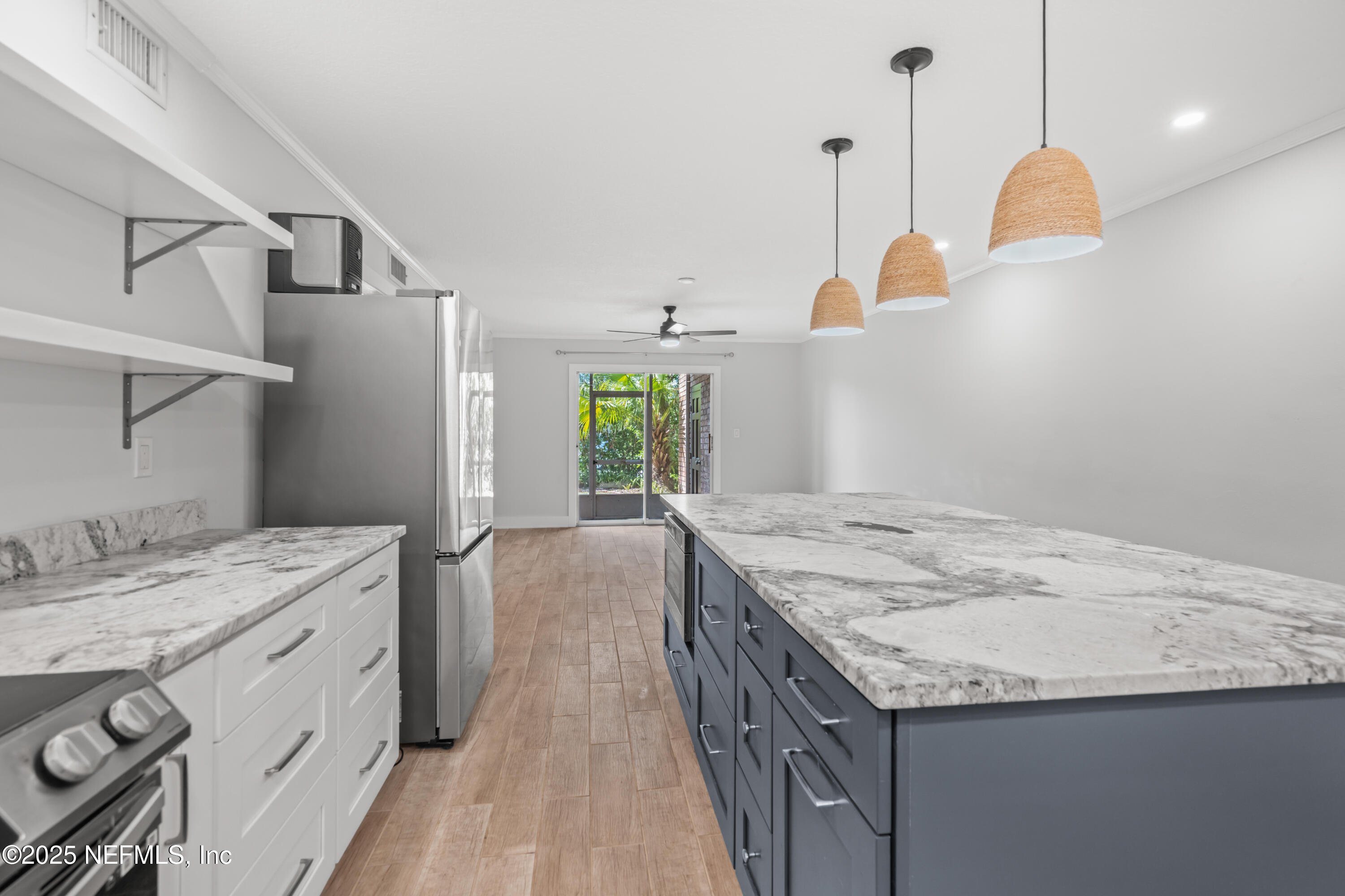 22 COMARES Avenue 4A