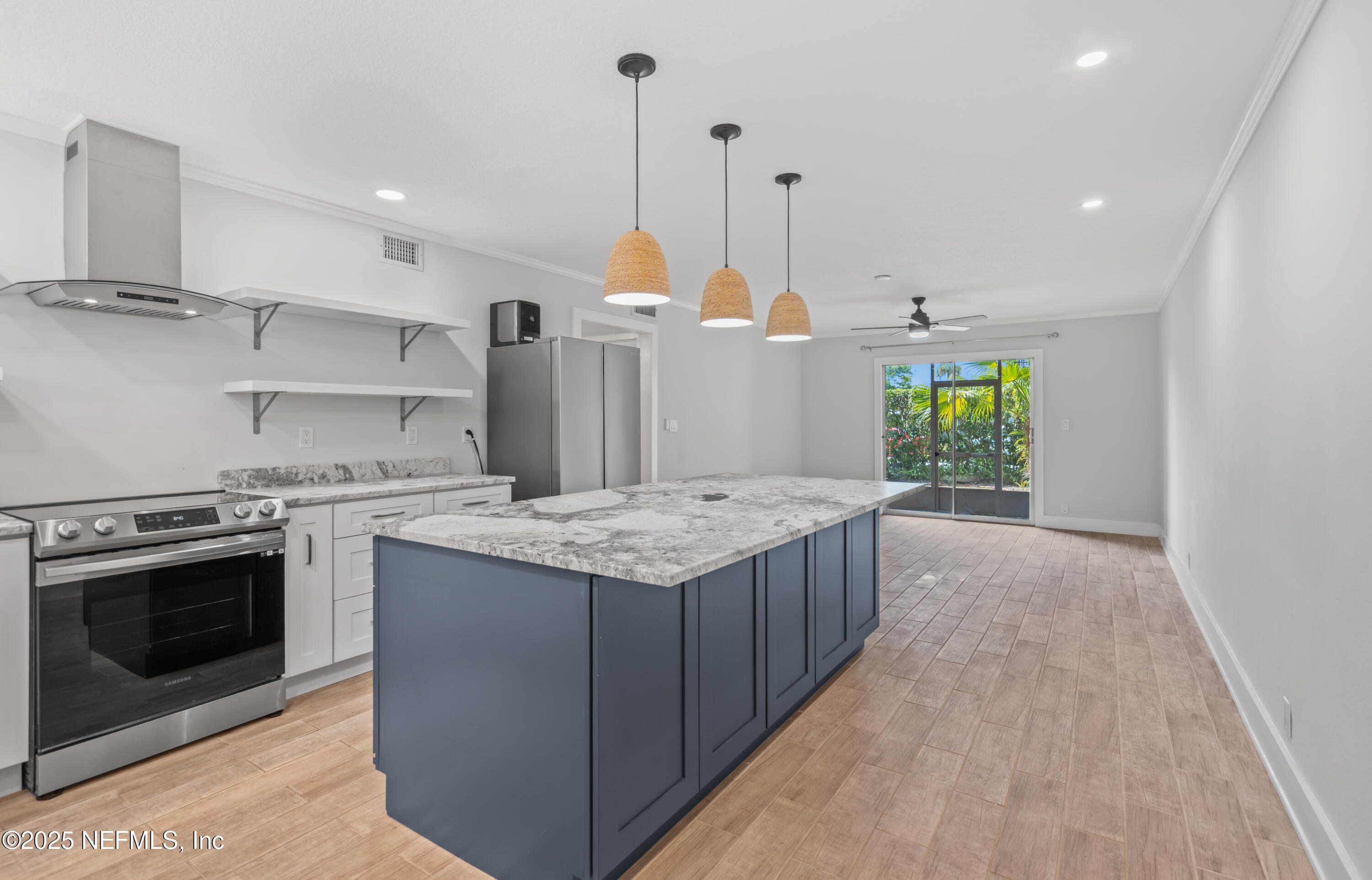 22 COMARES Avenue 4A
