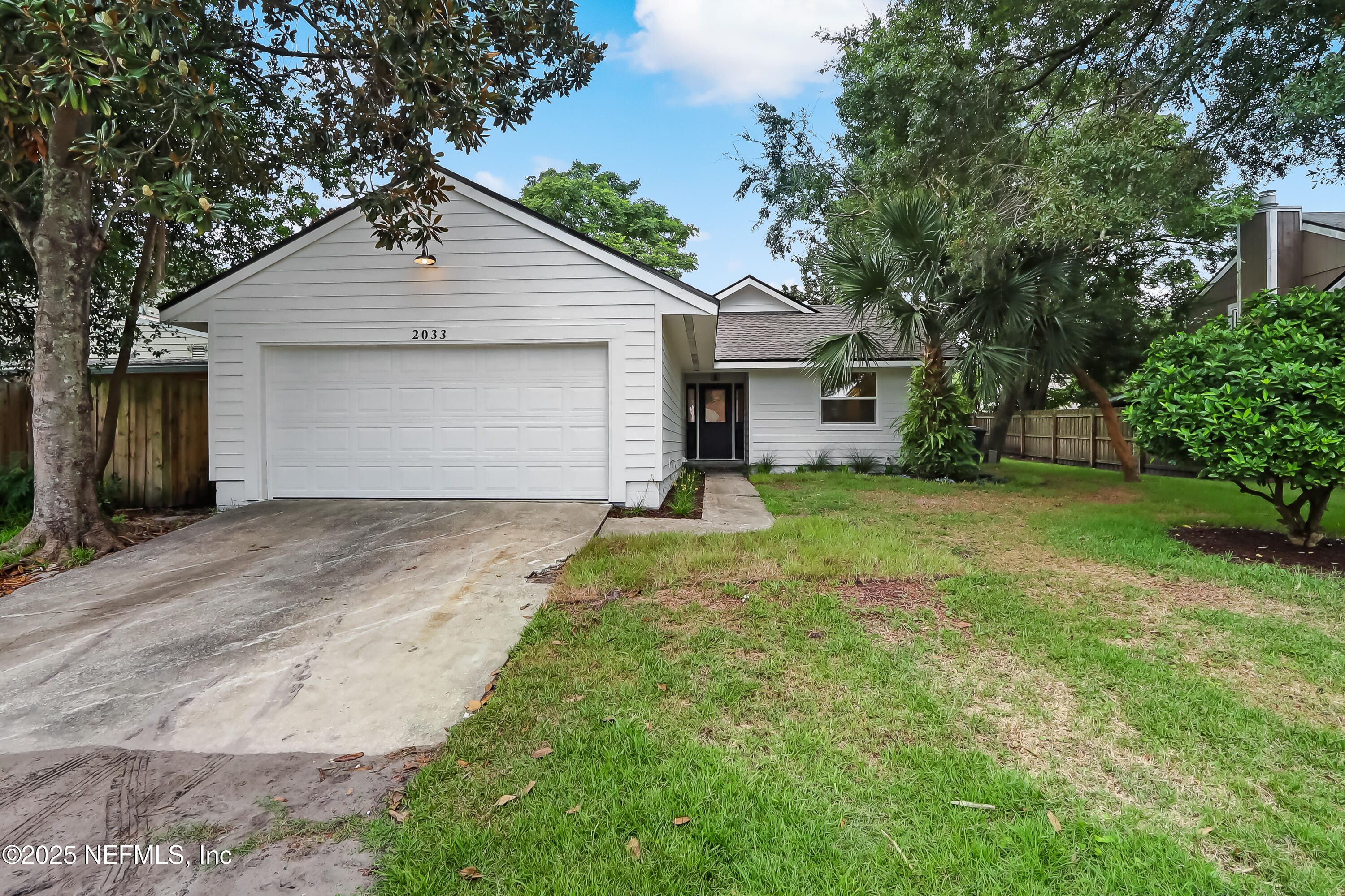 2033 KNOTTY PINE Court