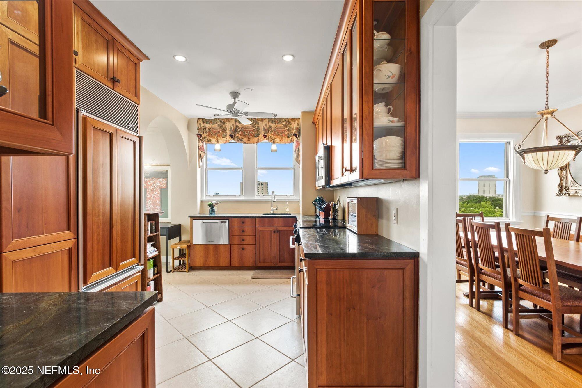 1846 MARGARET Street 7C