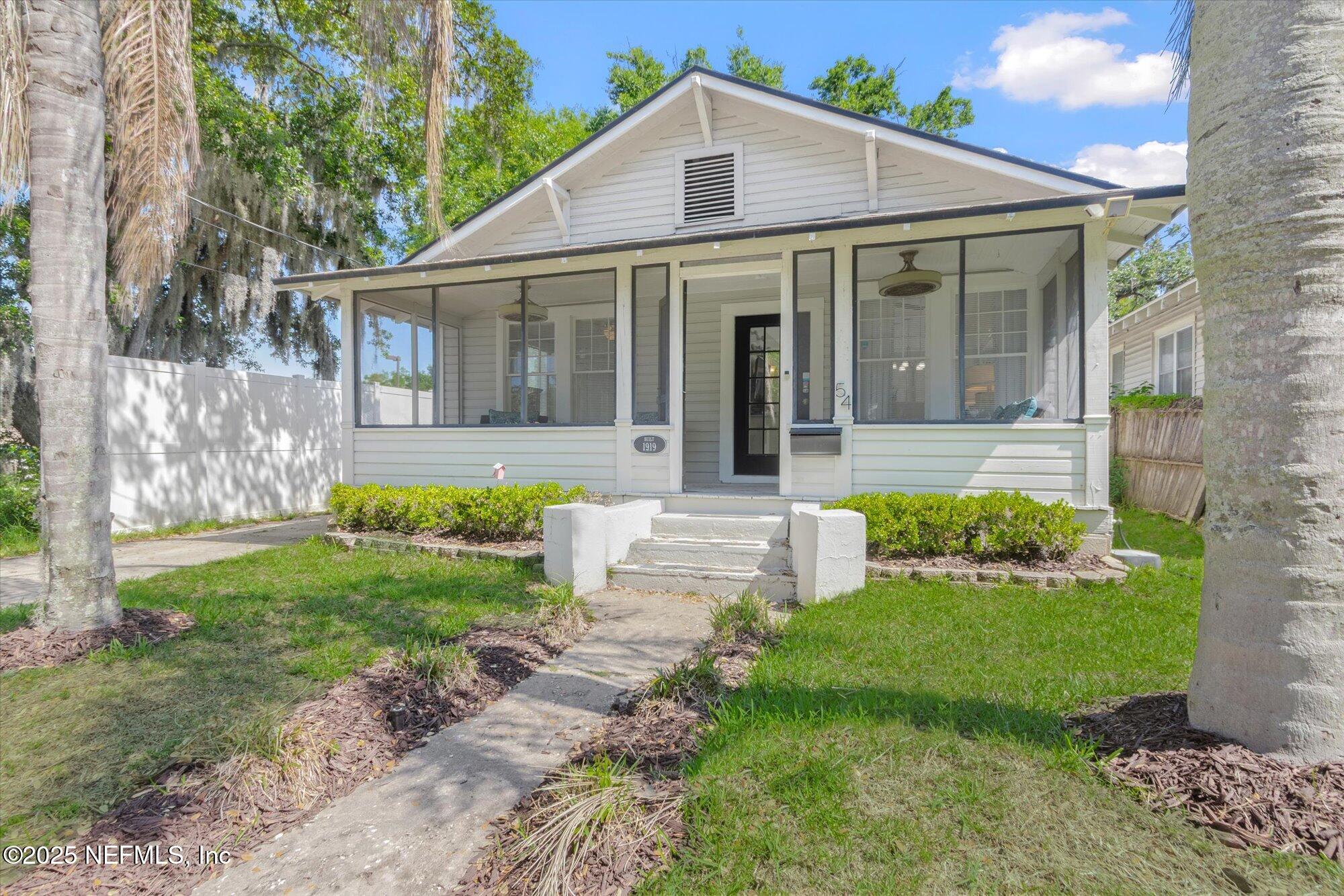 54 GROVE Avenue