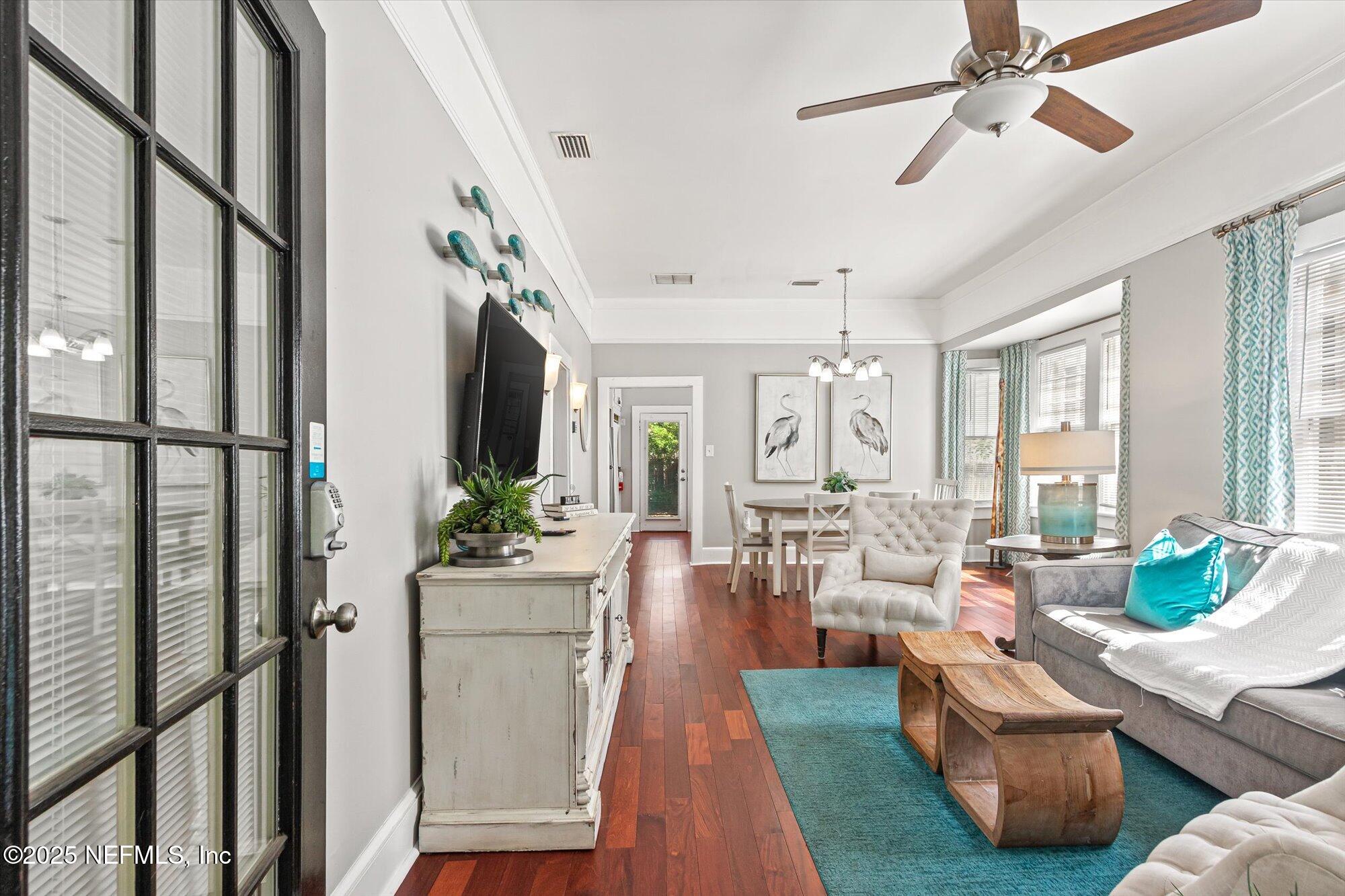 54 GROVE Avenue