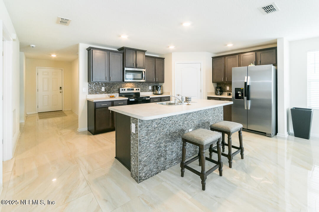 6433 BUCKING BRONCO Drive