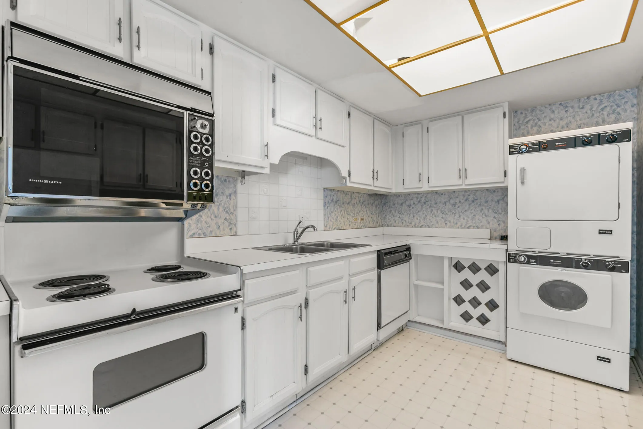 Jacksonville, Florida 32205, United States, 2 Bedrooms Bedrooms, ,2 BathroomsBathrooms,Residential,Active,78442