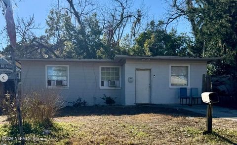 Photo of 810 LAUREL Street, Jacksonville, FL 32208 (MLS # 2151499)