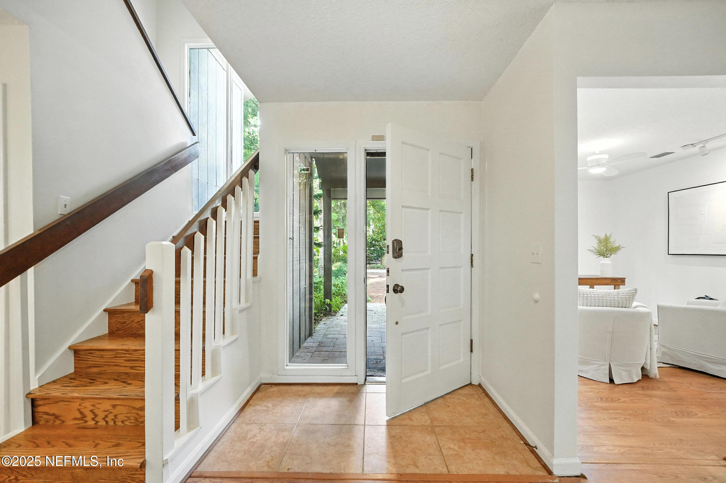 1918 OAK Circle