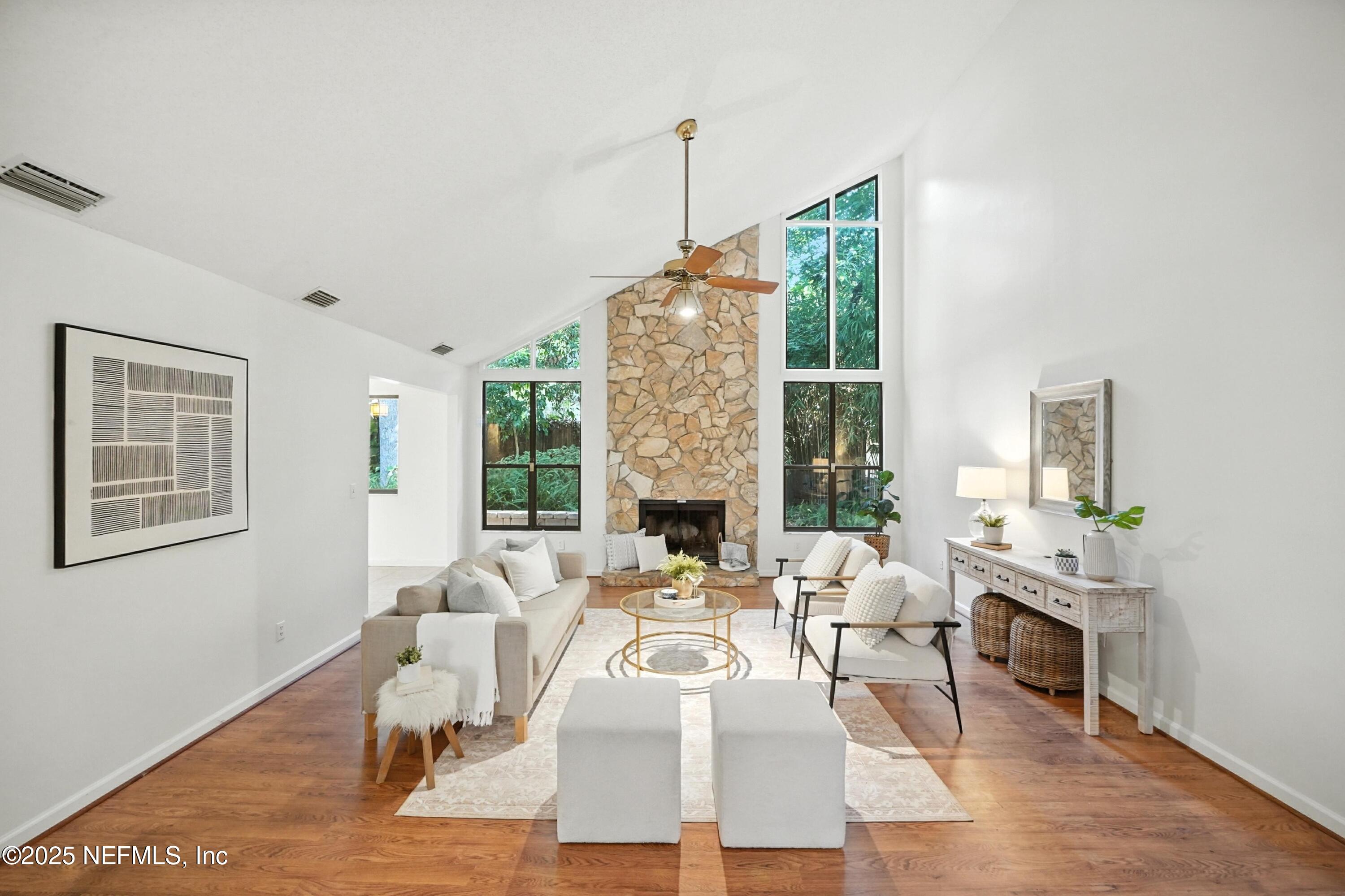 1918 OAK Circle