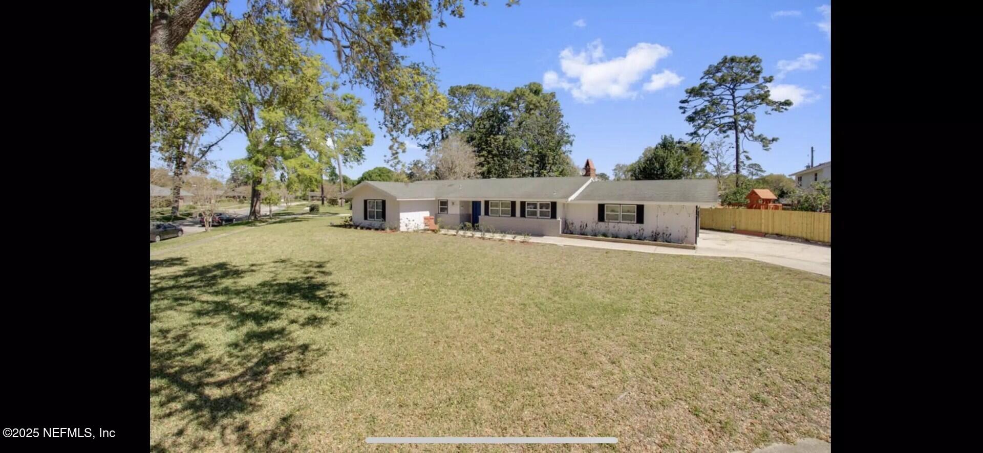 7843 HOLIDAY Road S