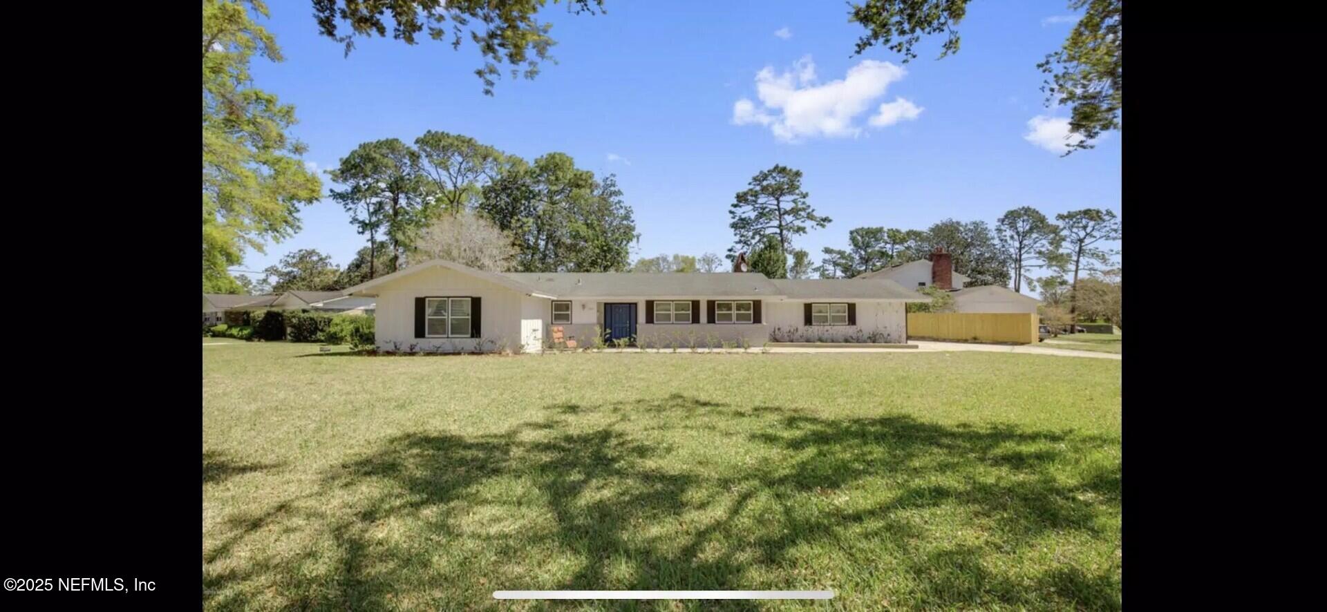 7843 HOLIDAY Road S