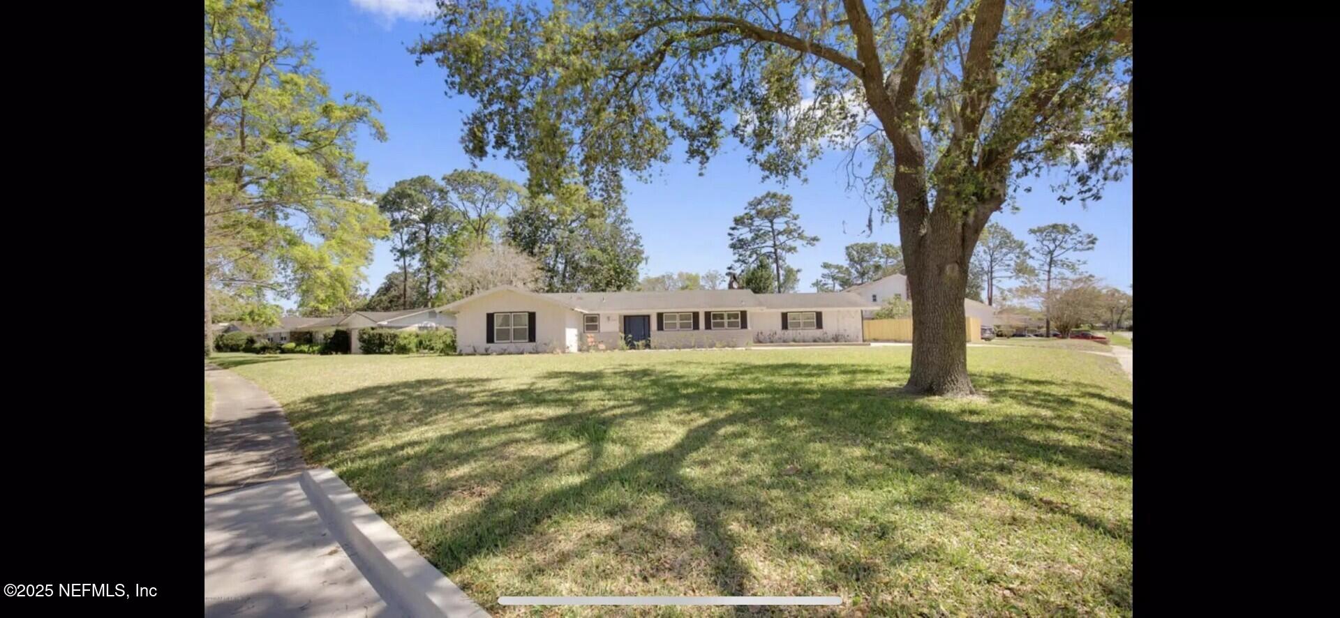 7843 HOLIDAY Road S