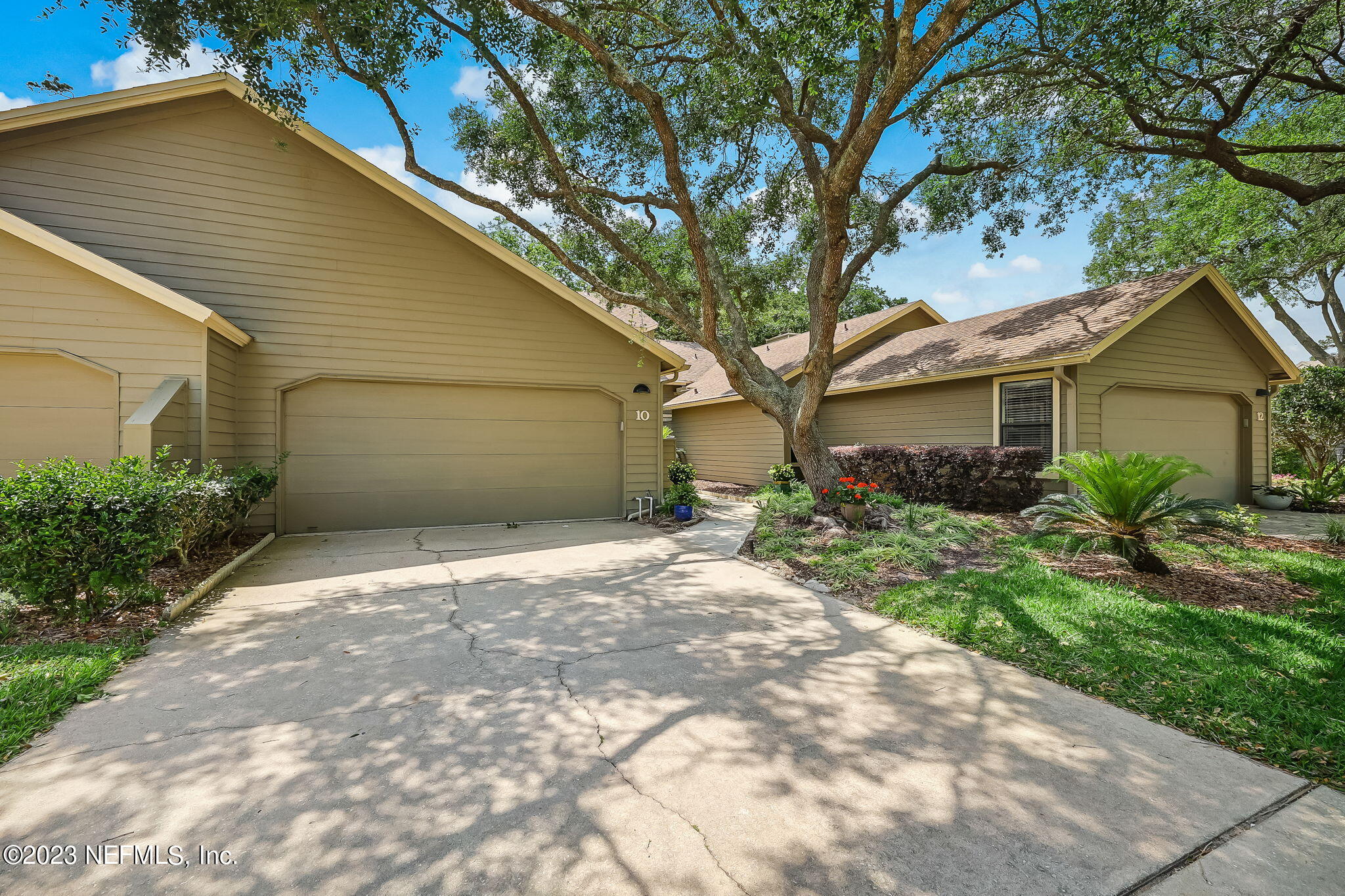 Photo 5 of 68 of 10 LOGGERHEAD Lane townhome
