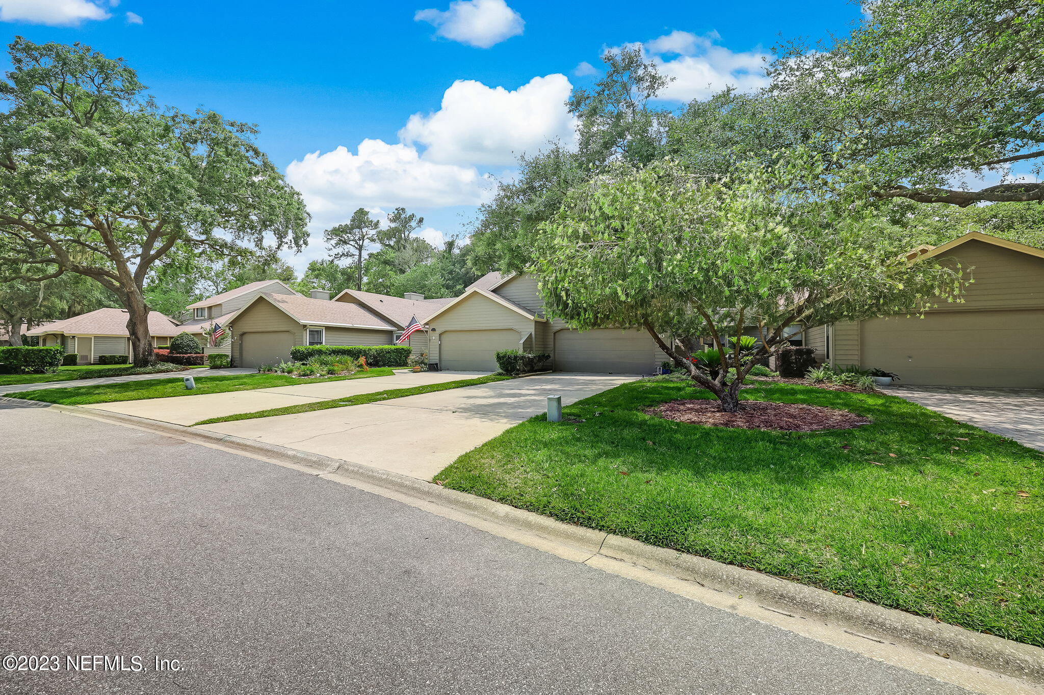 Photo 4 of 68 of 10 LOGGERHEAD Lane townhome