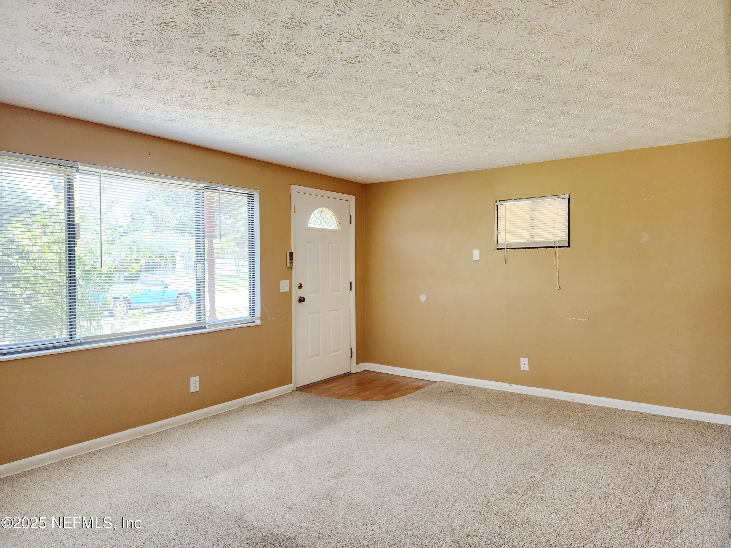 348 CANIS Drive S