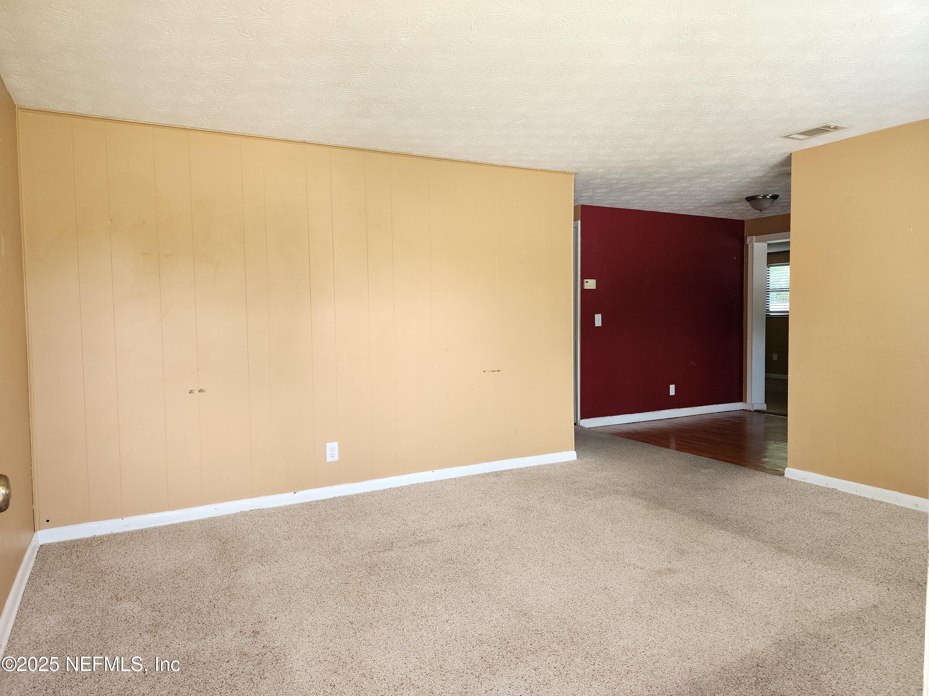 348 CANIS Drive S
