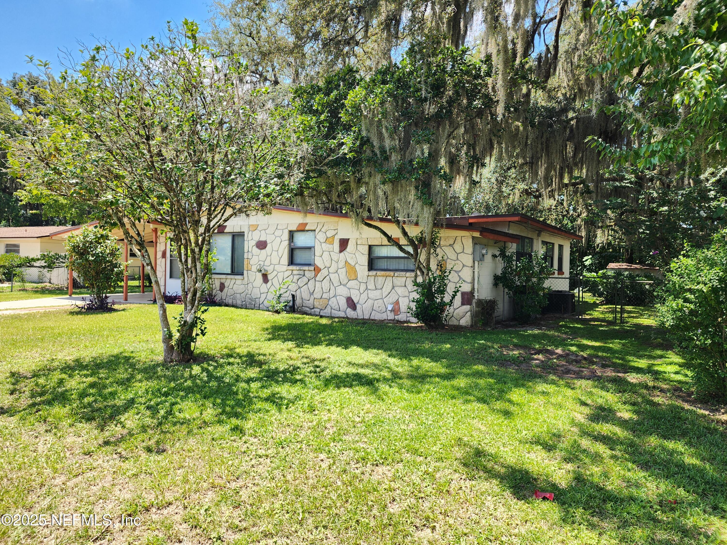 348 CANIS Drive S